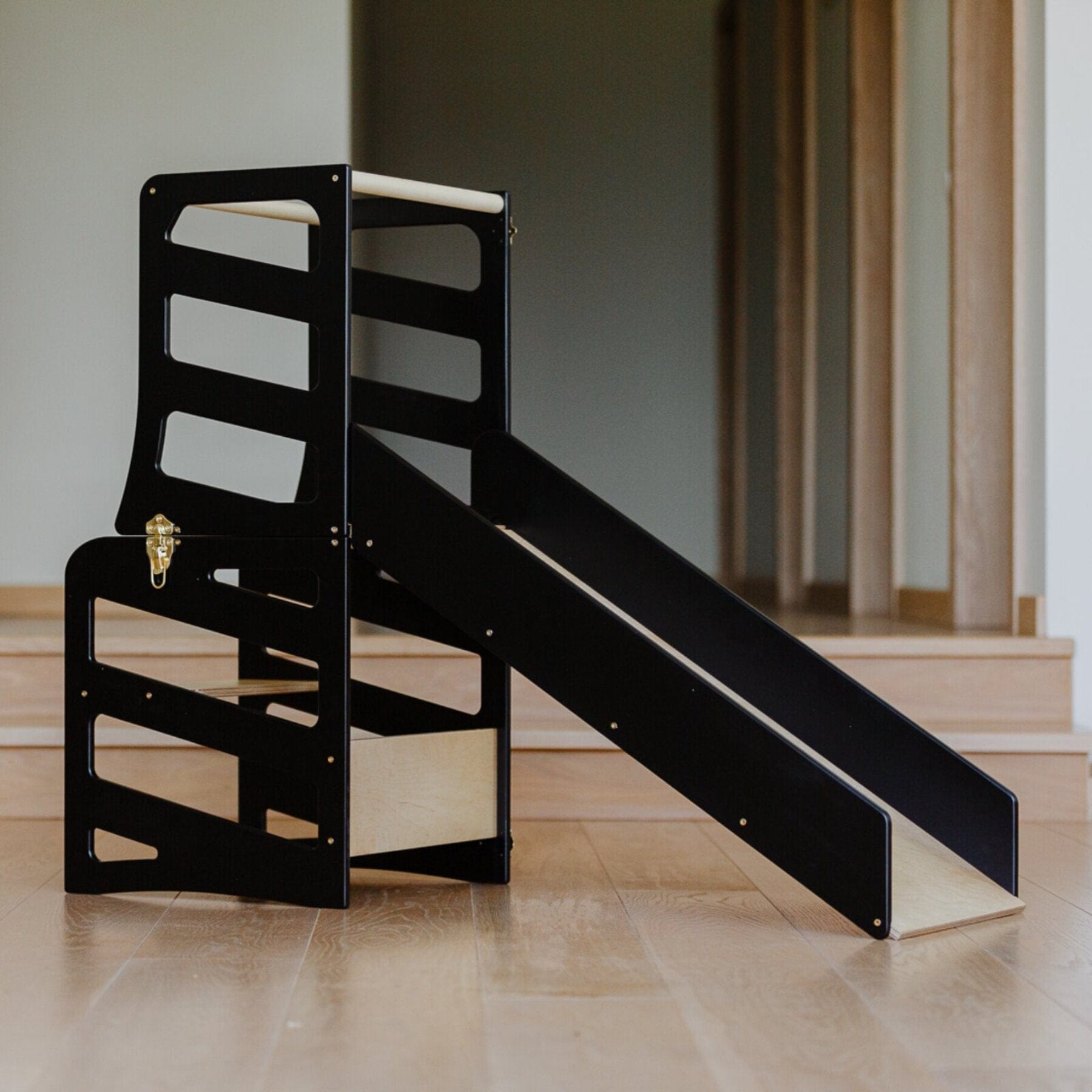 4in1 Montessori Lernturm, Schreibtisch, Rutsche, Hocker und Spielstation - Stripe Design - LeoBabys