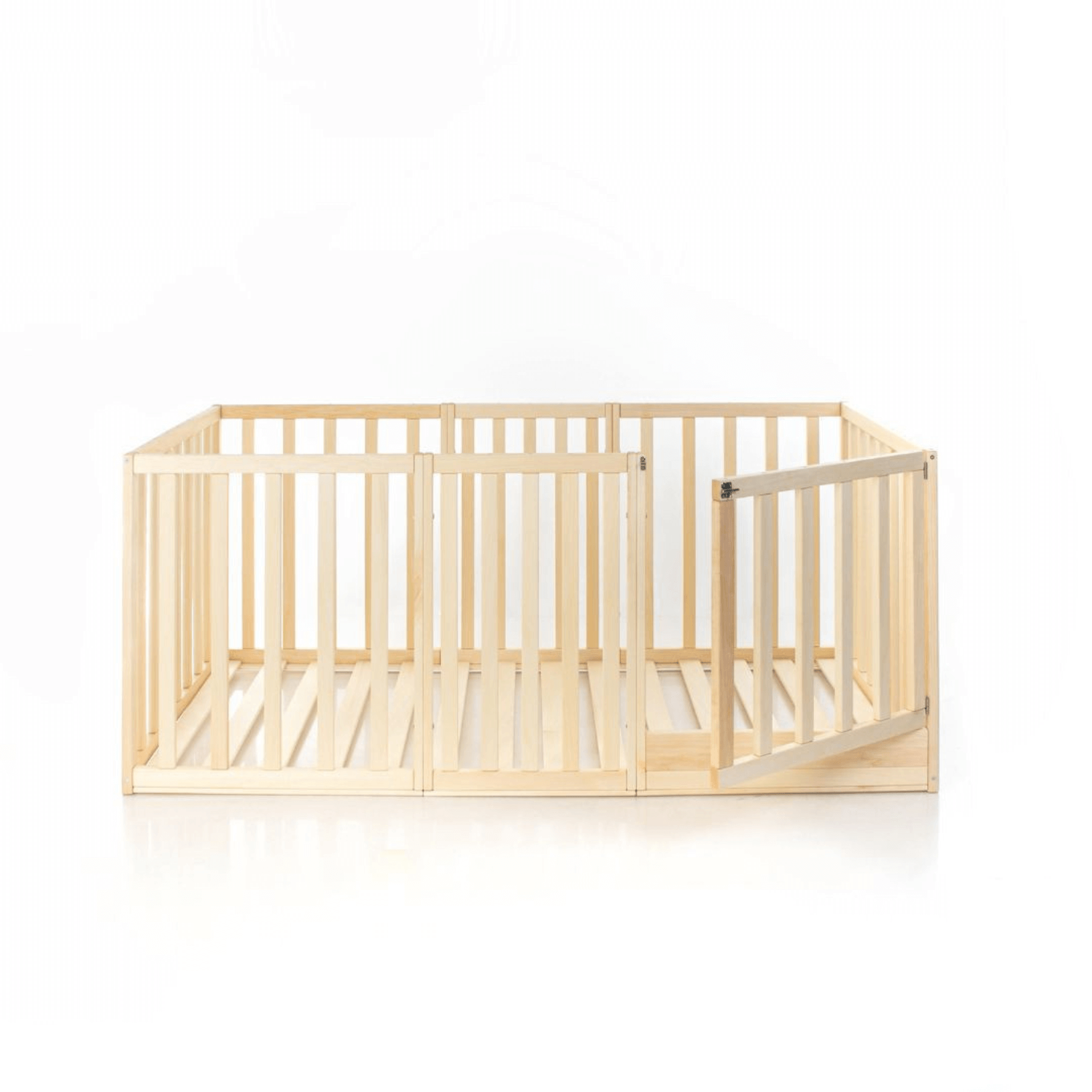 Montessori-inspiriertes Holzdesign Bodenbett mit hohen Schutzgittern (mit/ohne Tür)