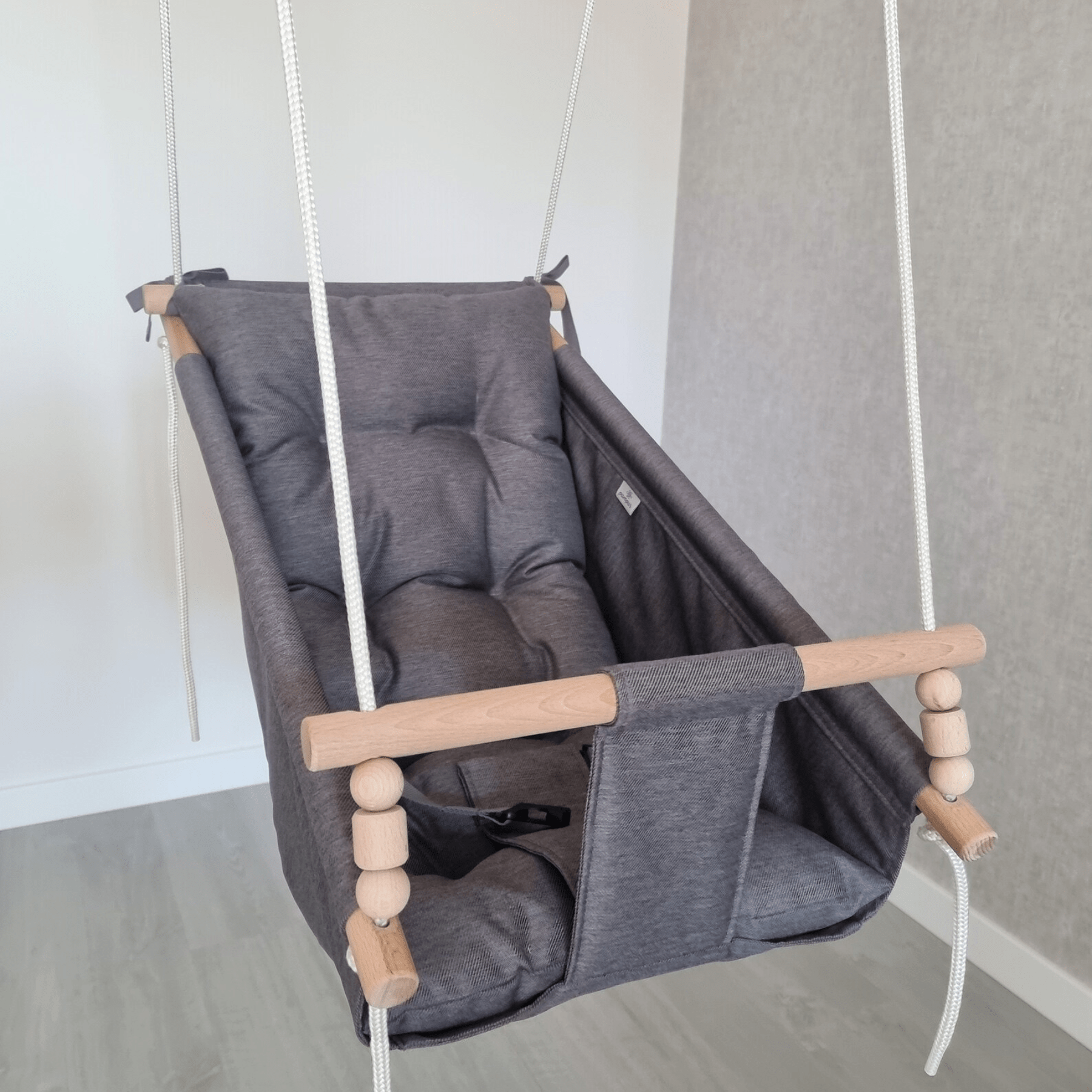 Babyschaukel Babyliegeschaukel wasserfest Dunkelgrau - LeoBabys