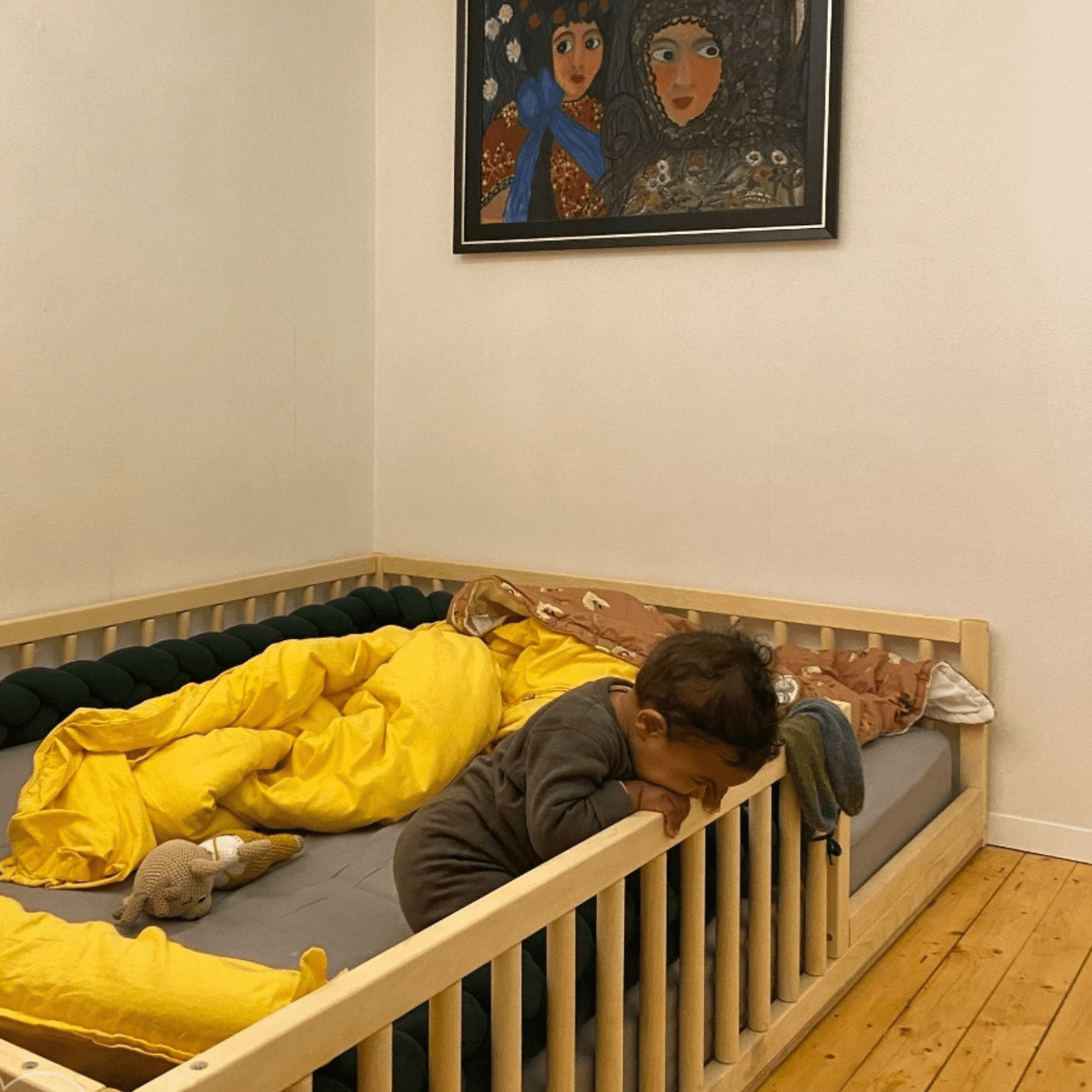 Bodenbett Kinderbett Babybett Gitterbett - Kleinkindgeländer rund - LeoBabys