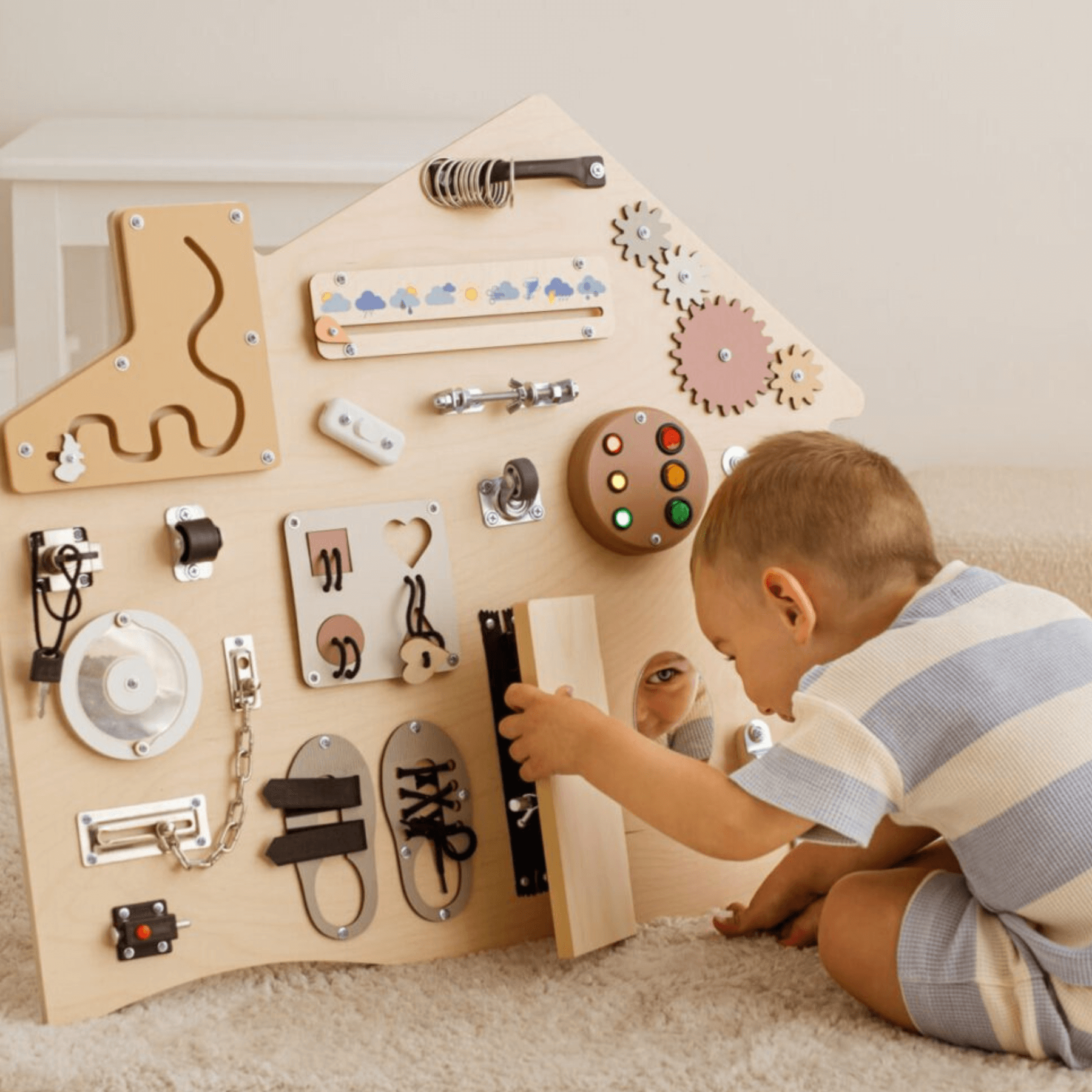 Busy Board XL „Boho Haus“ – Montessori Wandtafel