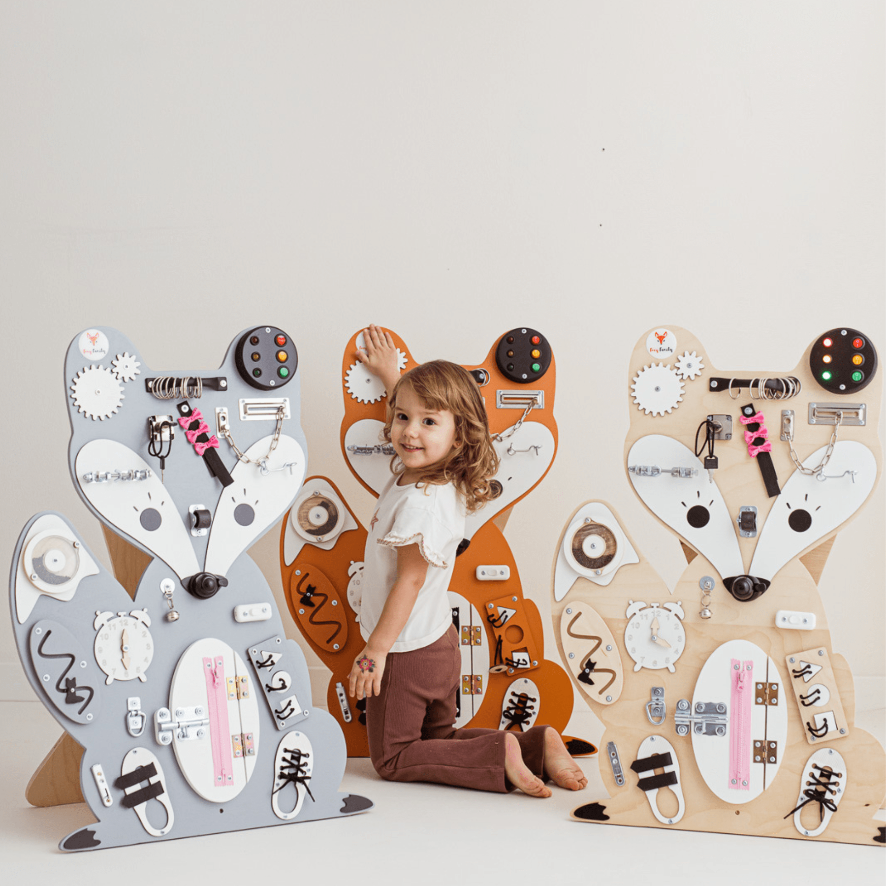 Busy Board - Activity Board - Füchsin orange "Nina the Dreamer" - LeoBabys