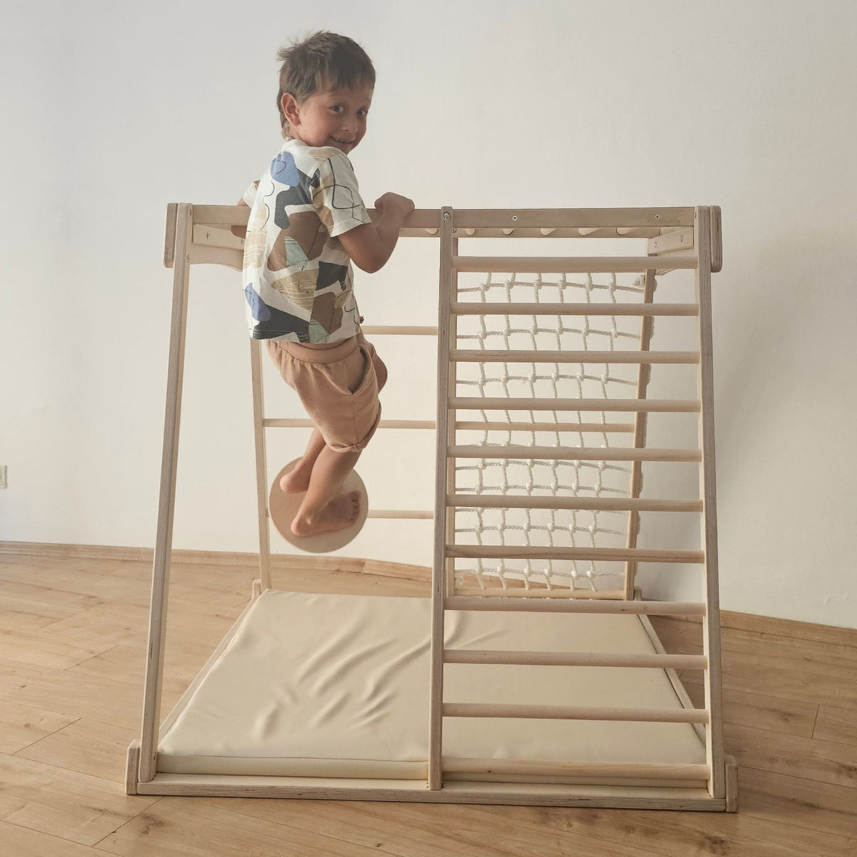 CLIFF Scheibenschaukel aus Holz, Tellerschaukel für drinnen - LeoBabys