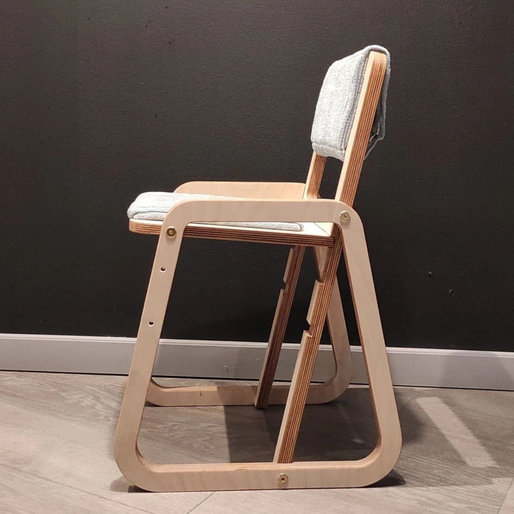 Höhenverstellbarer und mitwachsender Kinder Schreibtischstuhl Jules - LeoBabys