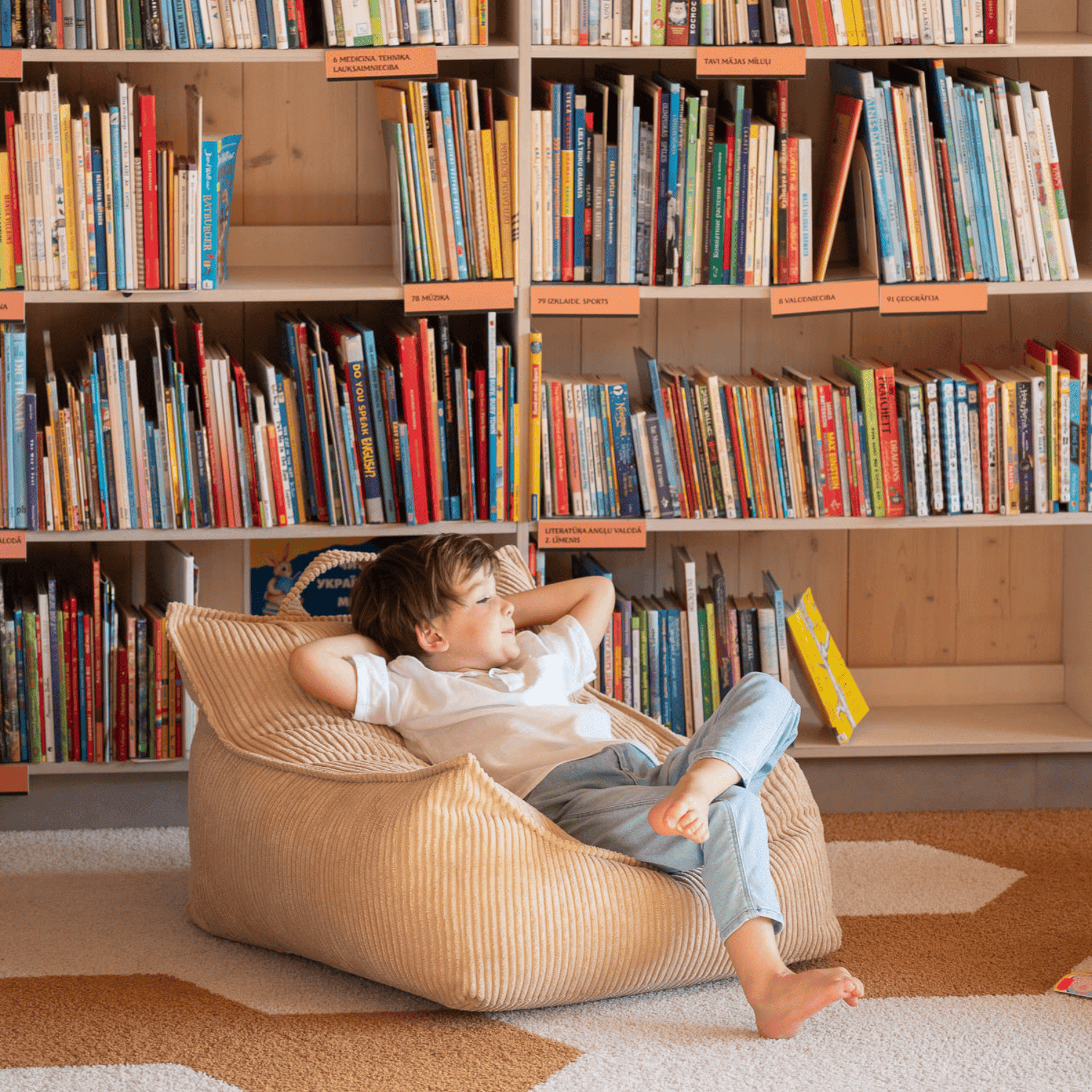 Kinder-Sitzsack Sessel aus Cord I wigiwama - LeoBabys