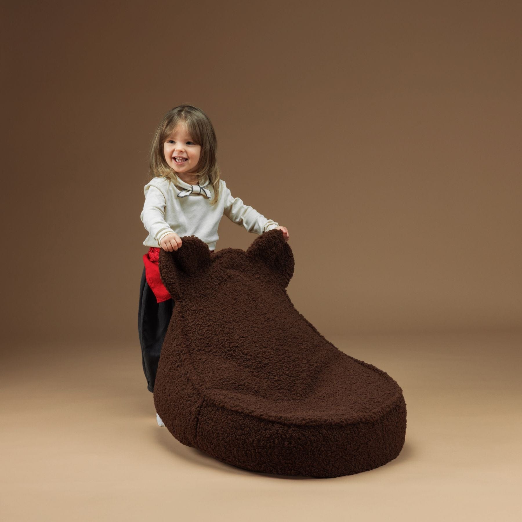 Kinder-Sitzsack Bär aus Teddy I wigiwama - LeoBabys