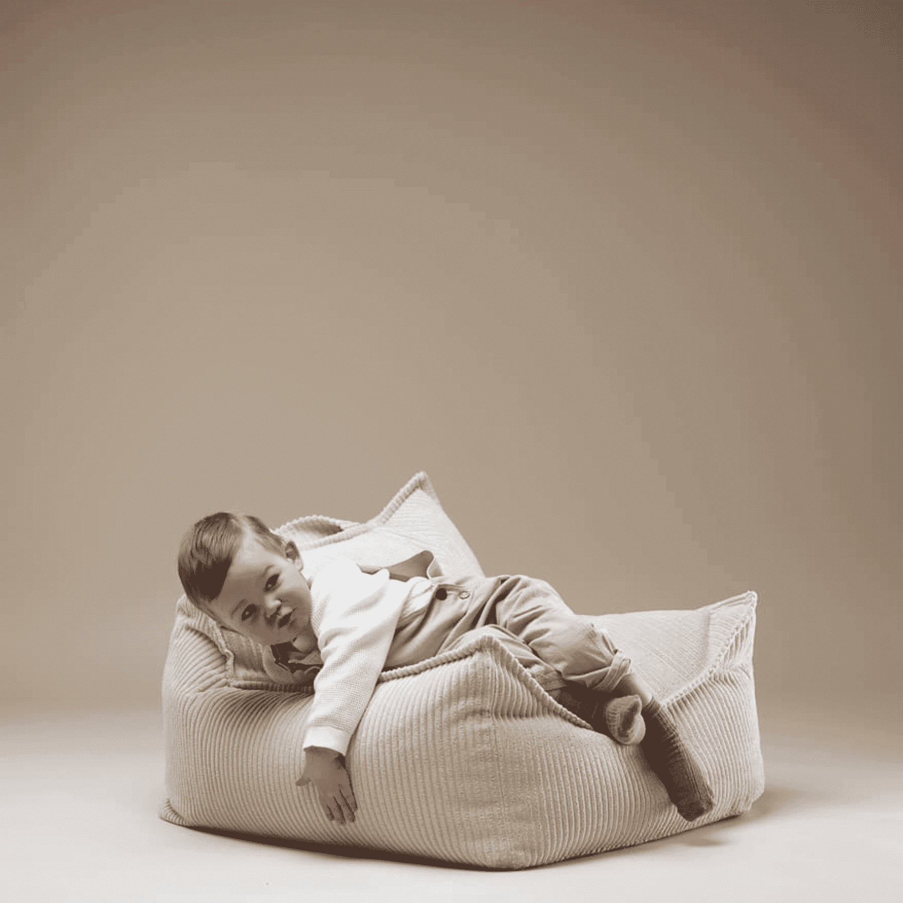 Kinder-Sitzsack Sessel aus Cord I wigiwama - LeoBabys