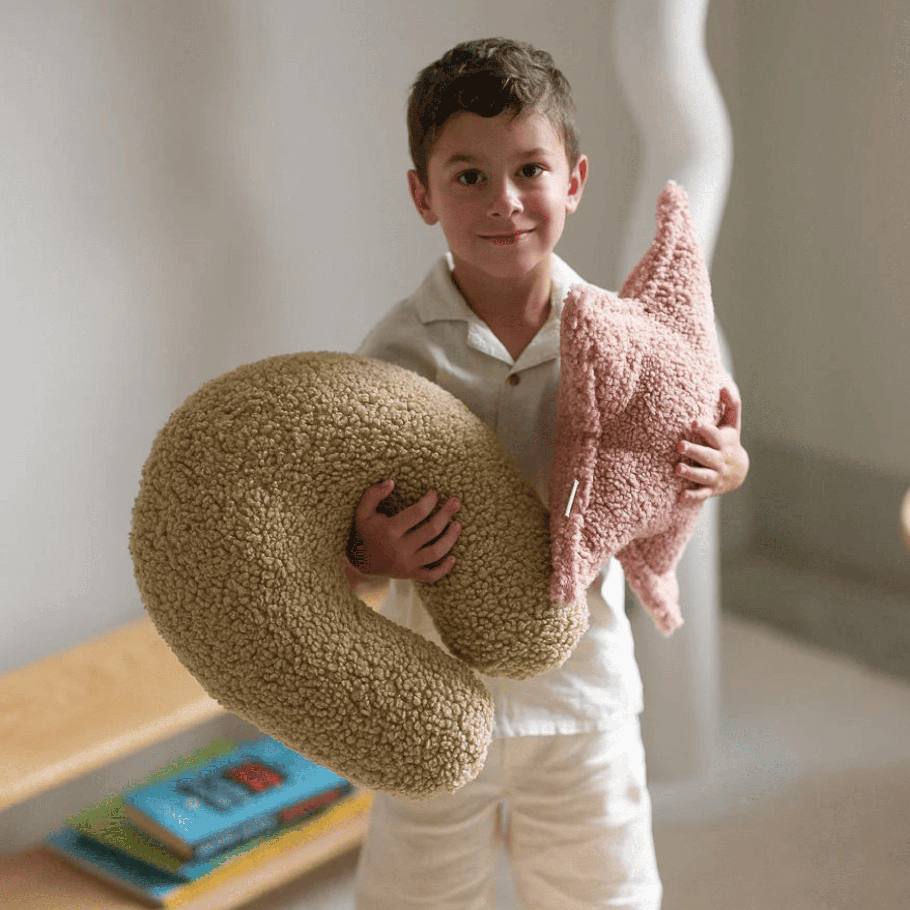 Kissen in U-Form aus Teddy Polster Kinderkissen I wigiwama - LeoBabys