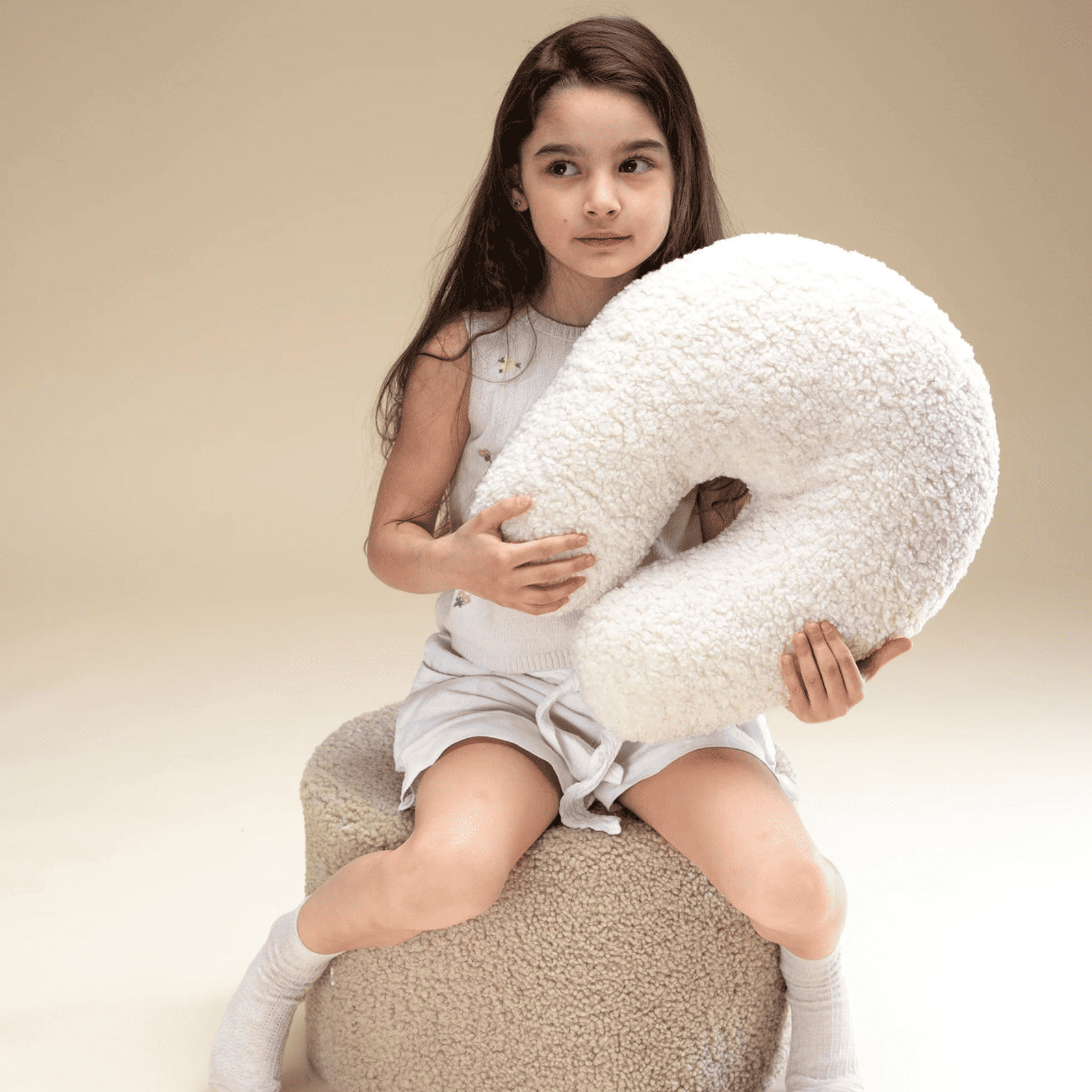 Kissen in U-Form aus Teddy Polster Kinderkissen I wigiwama - LeoBabys