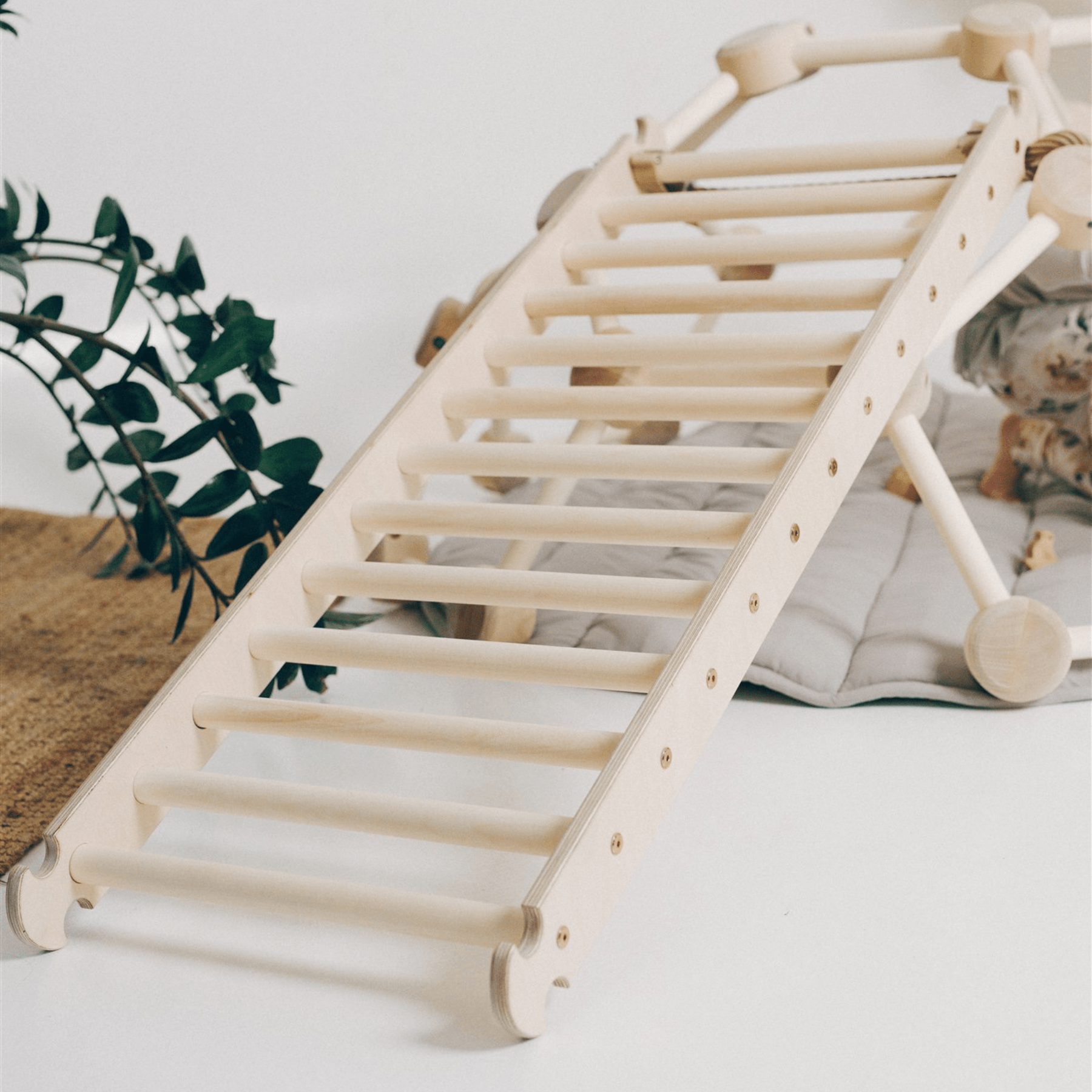 Kletterkuppel_Kletterdome_Holz_Waben-Kletterkuppel_LeoBabys - LeoBabys