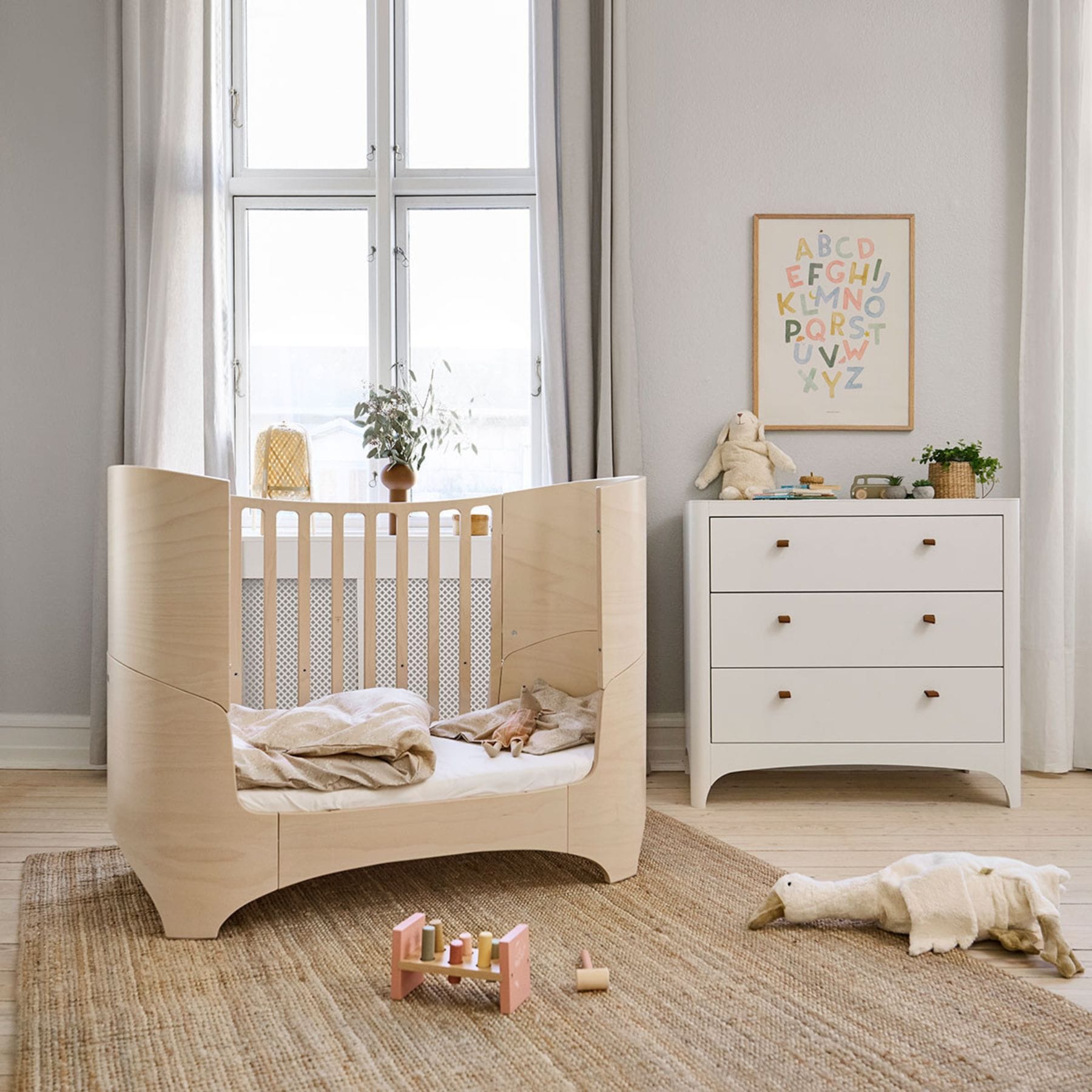 Leander Classic Babybett 0-3 Jahre - Mitwachsend aus Massivholz | Dänisches Design