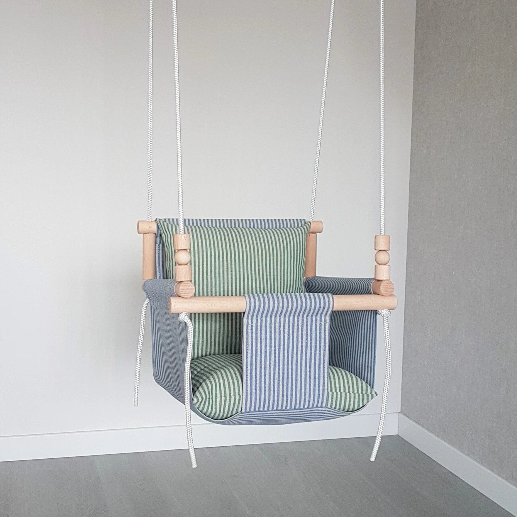 Babyschaukel mit hoher Rückenlehne Leinen Blau-Gestreift - LeoBabys