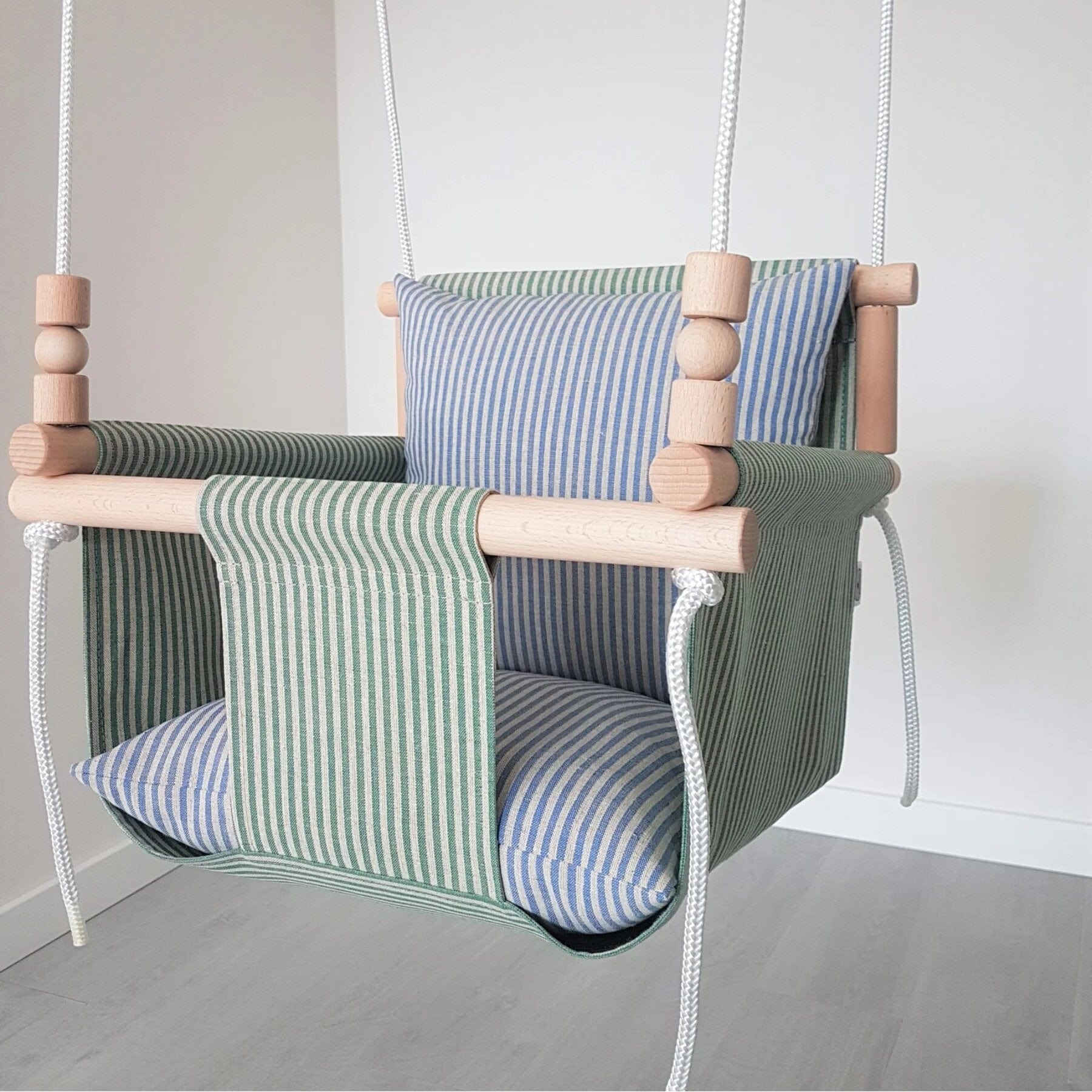 Babyschaukel mit hoher Rückenlehne Leinen Grün-Gestreift - LeoBabys