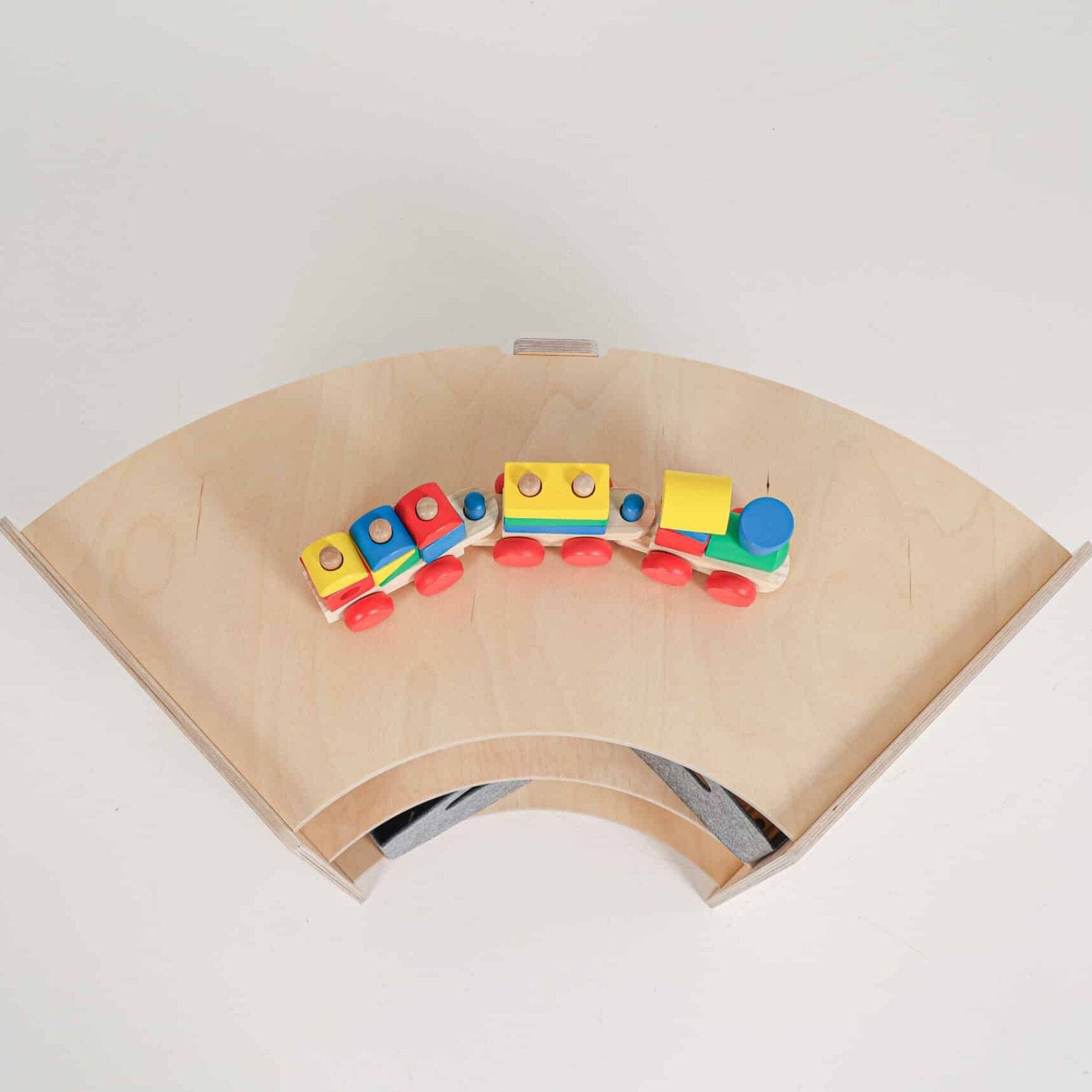 Montessori-Eckregal mit drei Etagen - LeoBabys