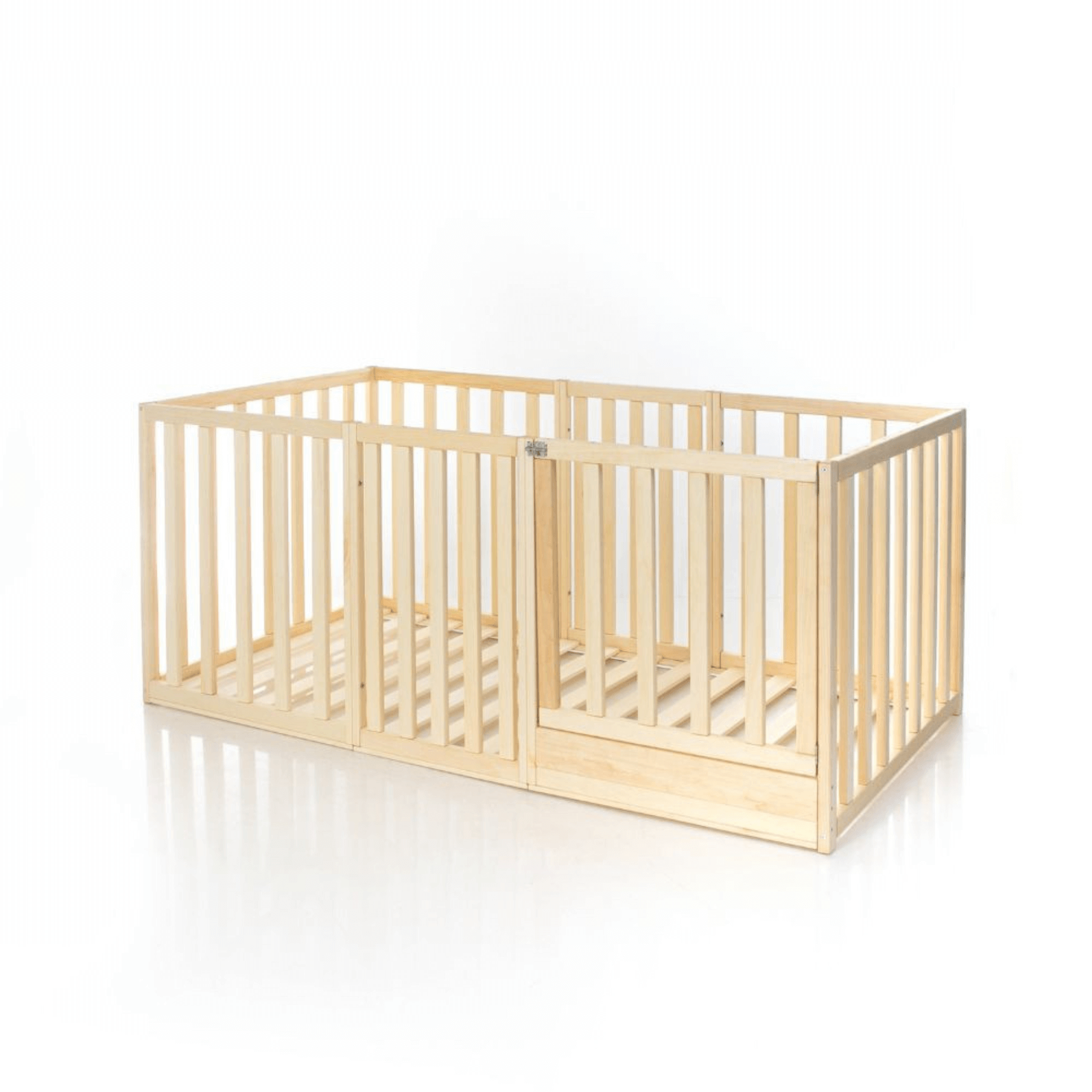 Montessori-inspiriertes Holzdesign Bodenbett mit hohen Schutzgittern (mit/ohne Tür)