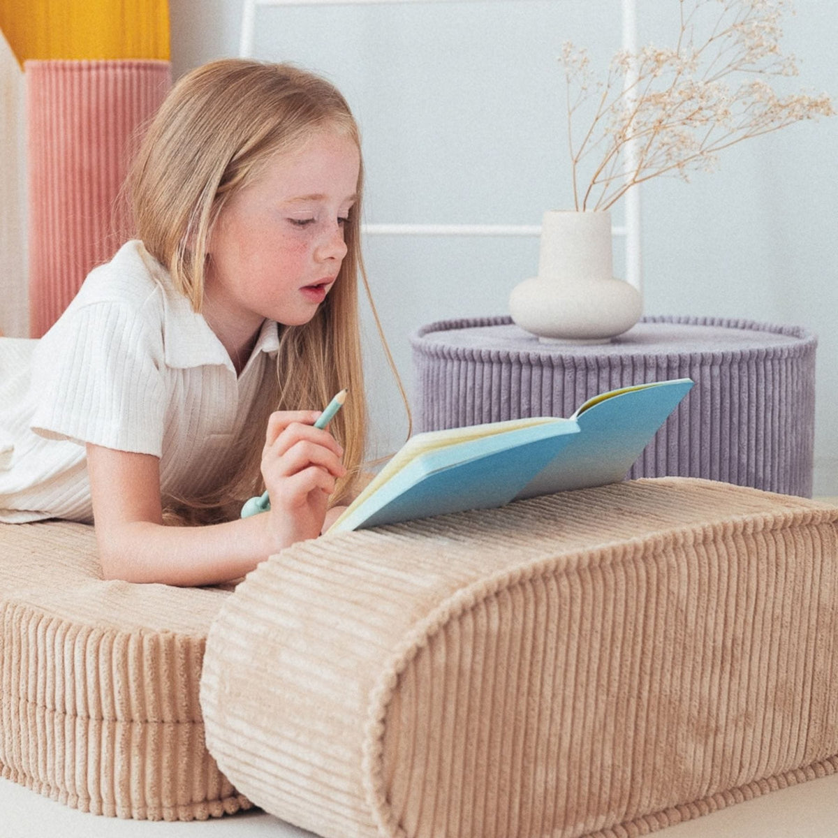 Polstermöbel wigiwama Pouffe aus Cord, runder Sitzhocker für Kinder