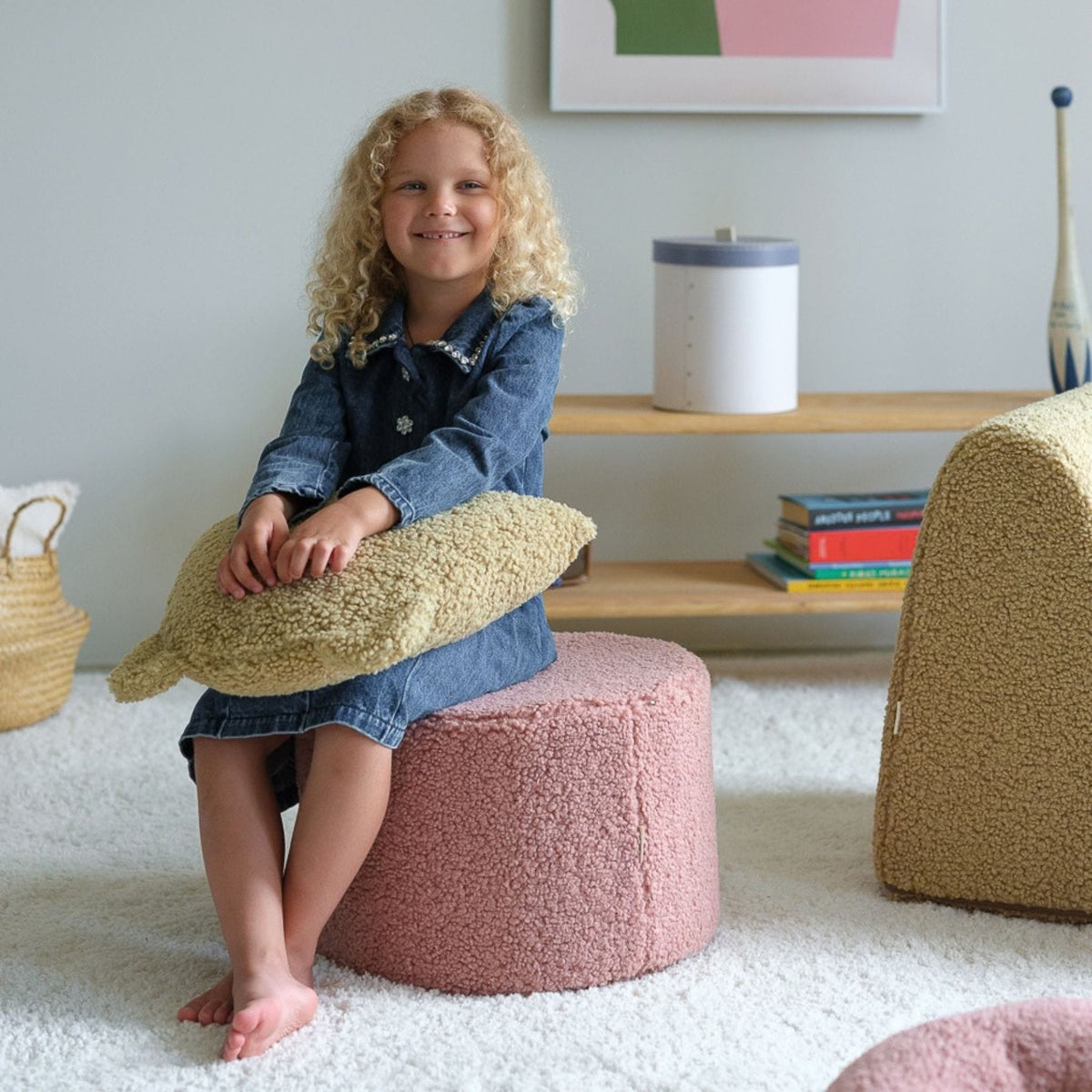 Polstermöbel wigiwama Pouffe aus Teddystoff, runder Sitzhocker für Kinder