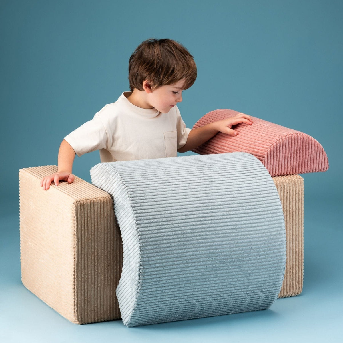 Polstermöbel wigiwama Rainbow Playset aus Cord, Spielset aus Schaumstoff für Kinder
