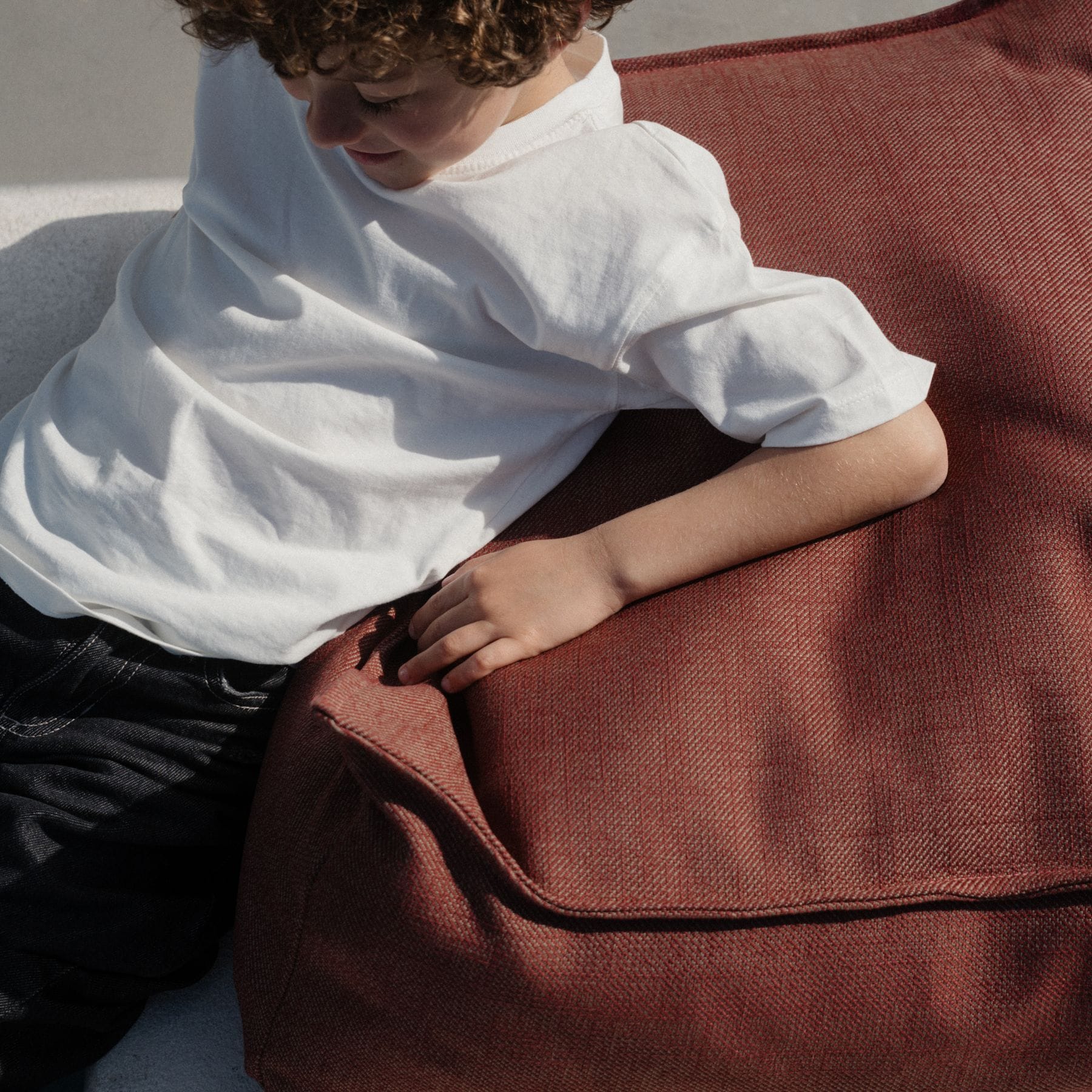 wigiwama Outdoor Ottoman - Sitzkissen & Hocker für Kinder | 6 Farben