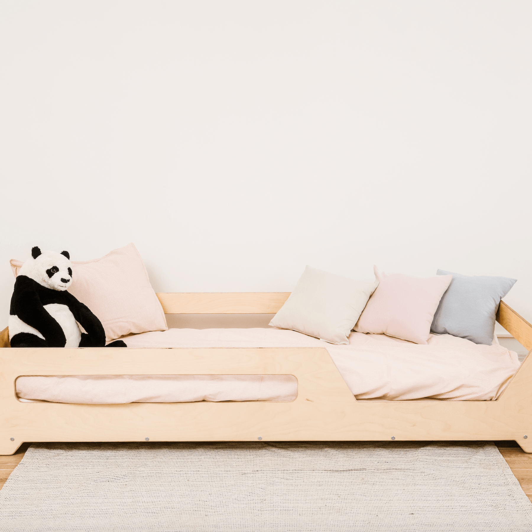 Kinderbett Babybett Bodenbett mit Geländer - LeoBabys