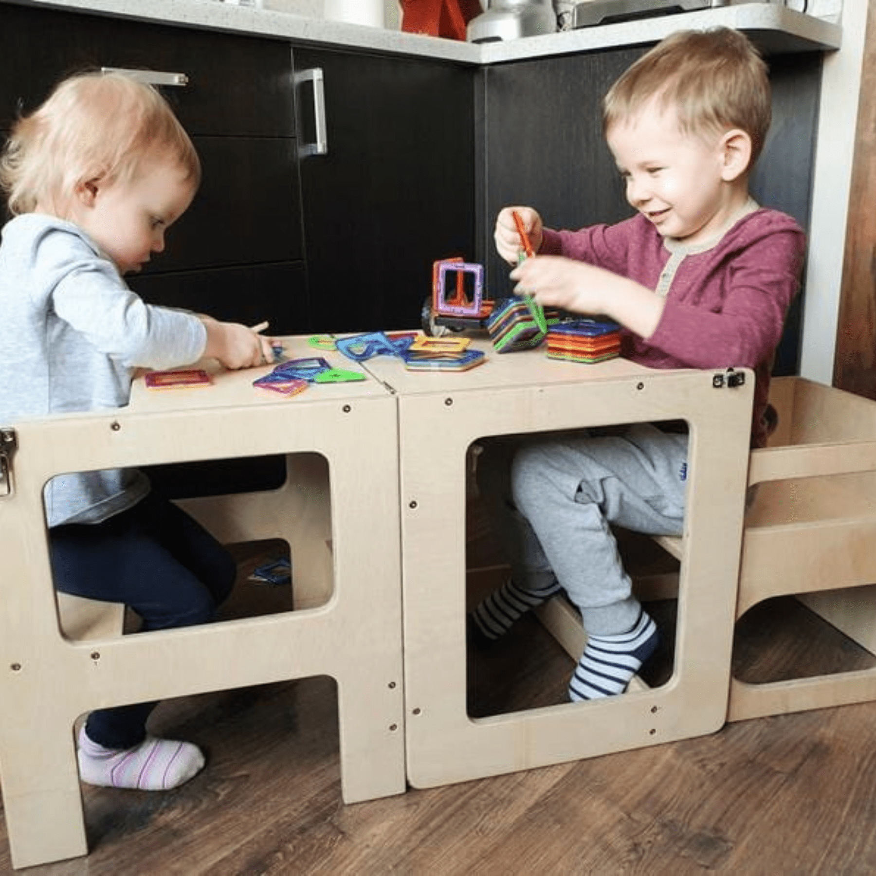 Lernturm Learning Tower Wandelbar mit Tafel - LeoBabys