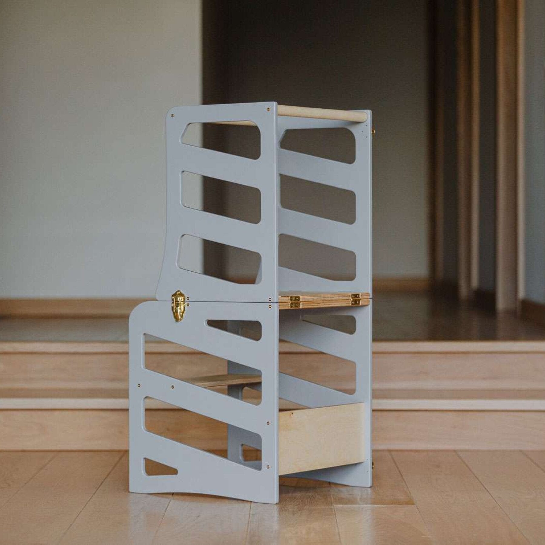 4in1 Montessori Lernturm, Schreibtisch, Rutsche, Hocker und Spielstation - Stripe Design - LeoBabys