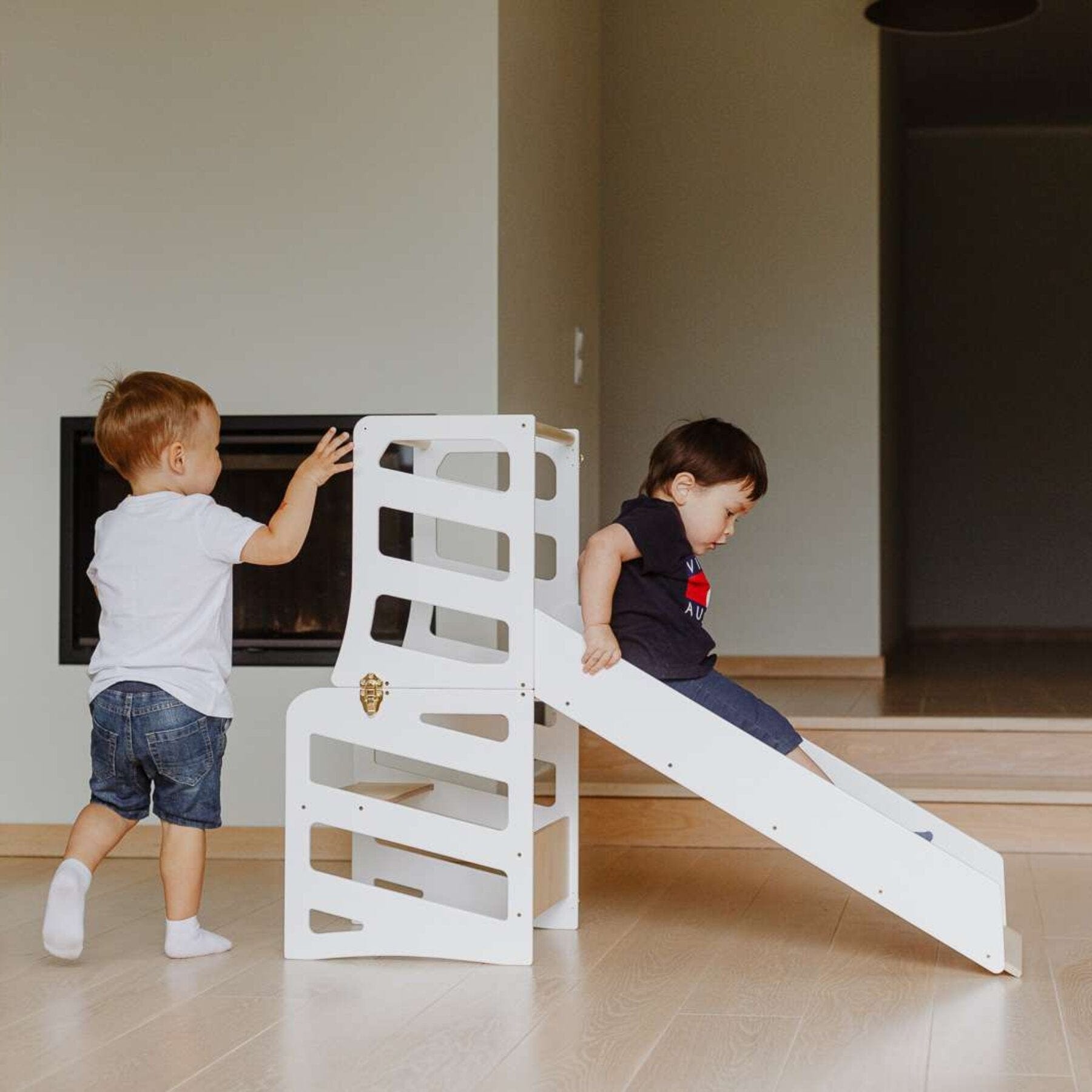 4in1 Montessori Lernturm, Schreibtisch, Rutsche, Hocker und Spielstation - Stripe Design - LeoBabys