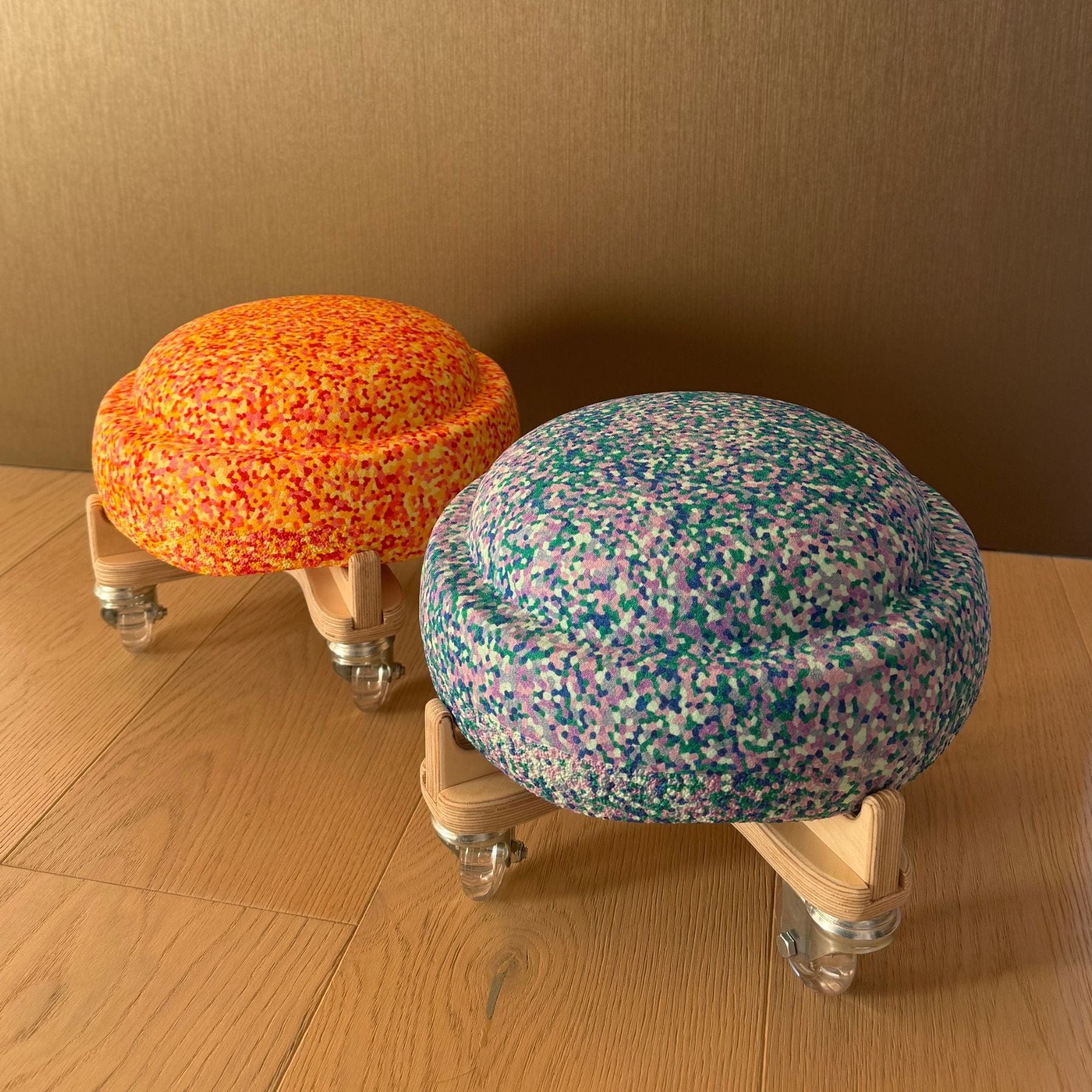 Mobile stone for stacking stone (set of 2)