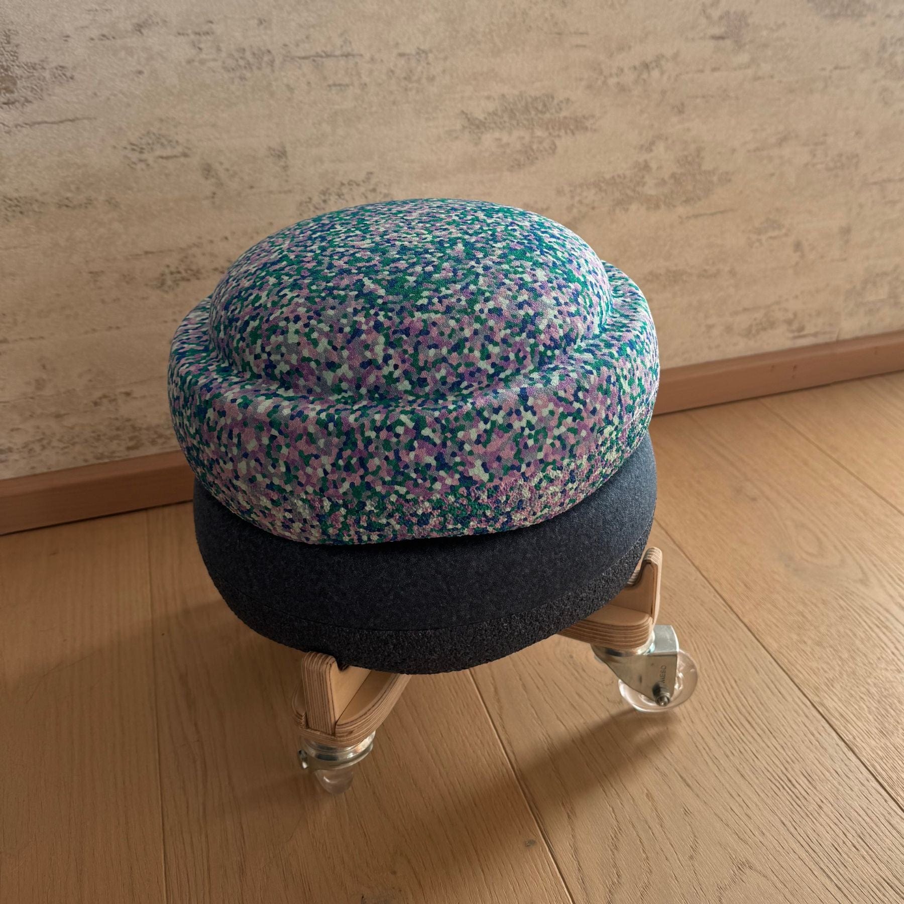 Mobile stone for stacking stone (set of 2)