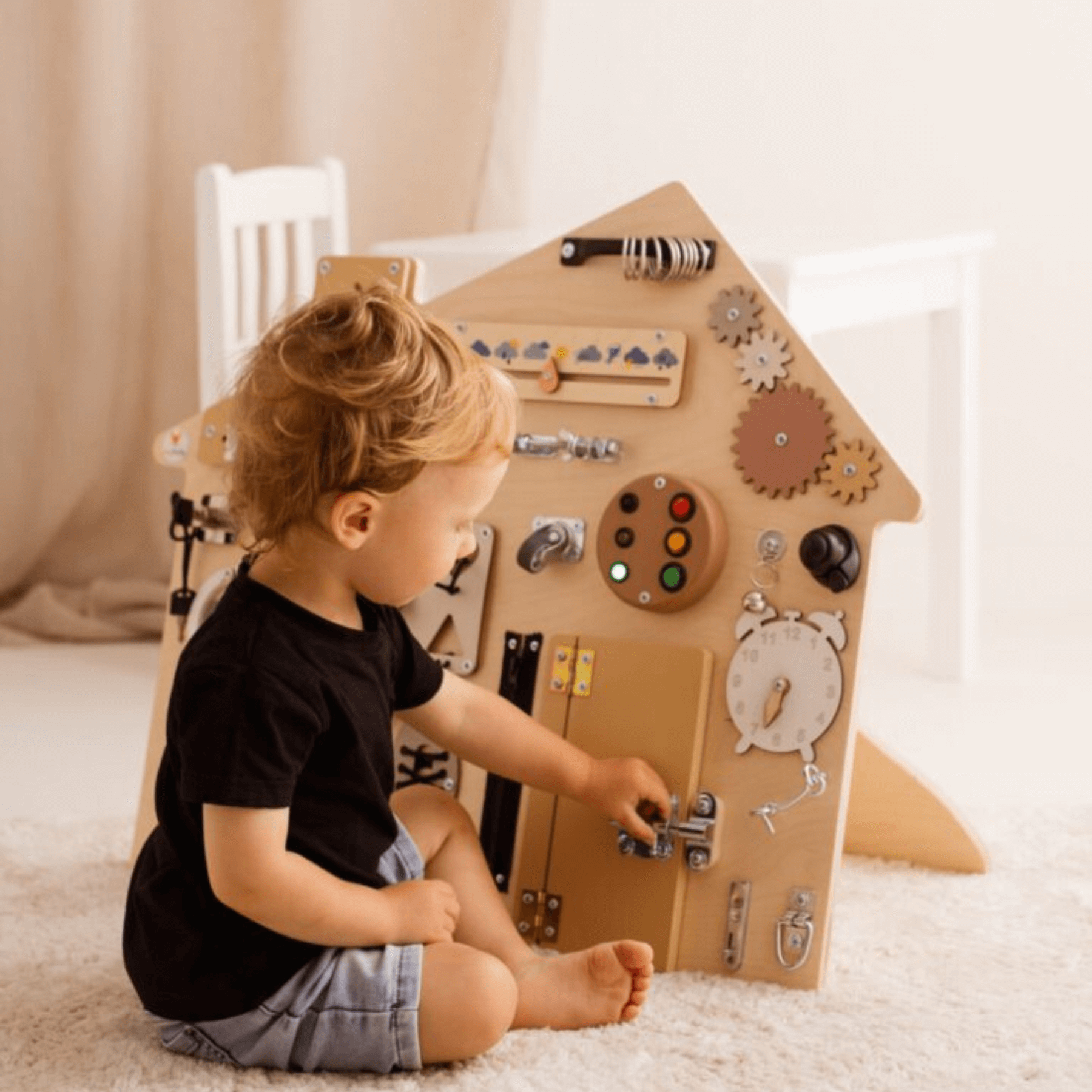 Busy Board XL „Boho Haus“ – Montessori Wandtafel