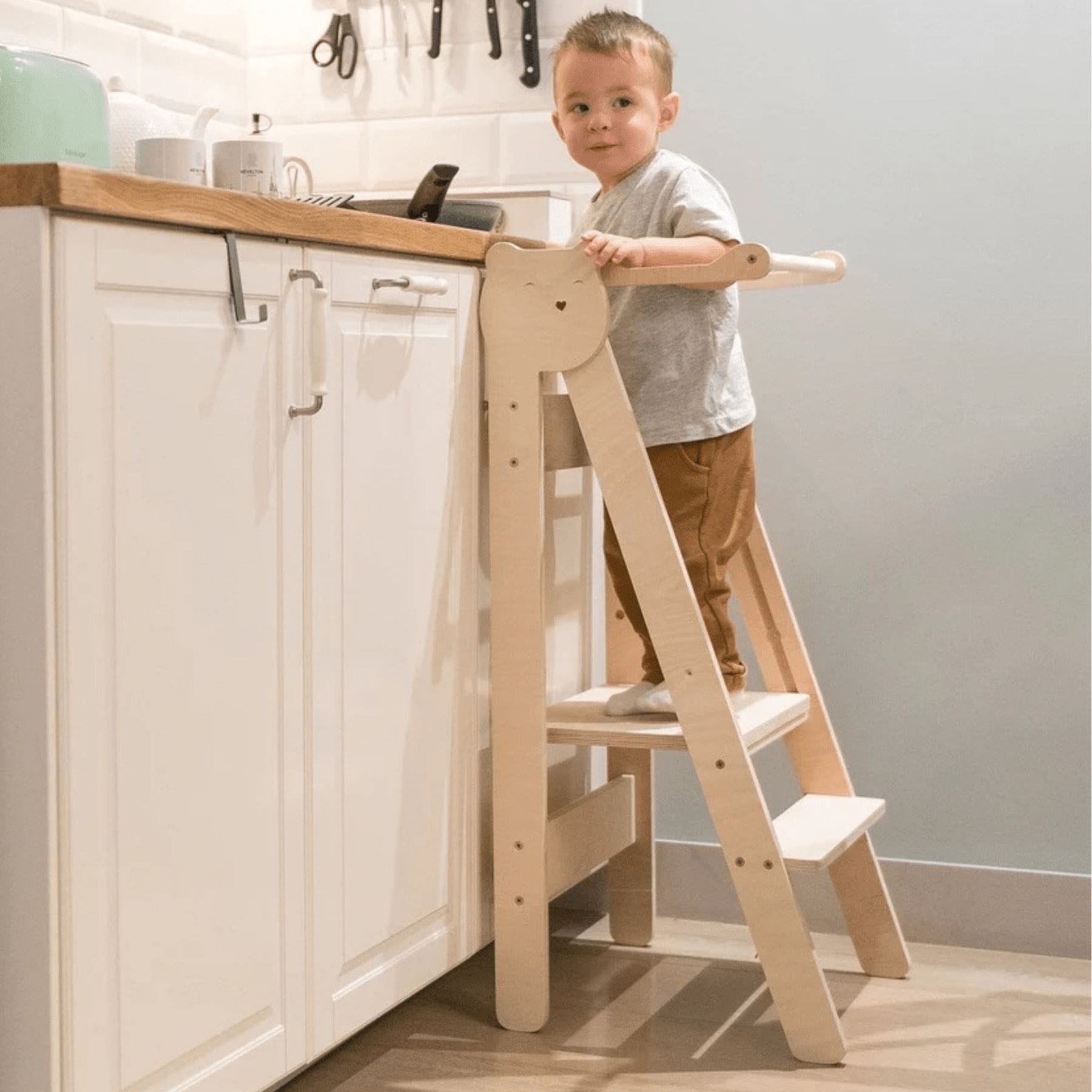 Klappbarer Lernturm Platzsparend Höhenverstellbar – Montessori Learning Tower ab 18 Monaten