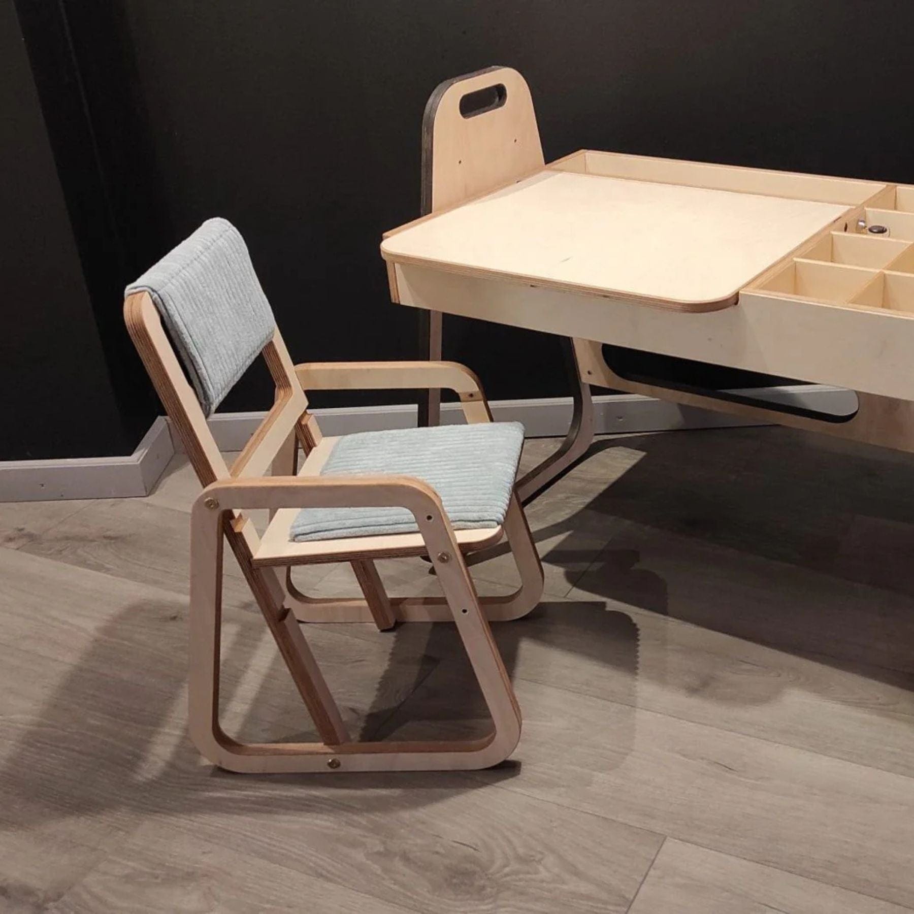 Höhenverstellbarer und mitwachsender Kinder Schreibtischstuhl Jules - LeoBabys