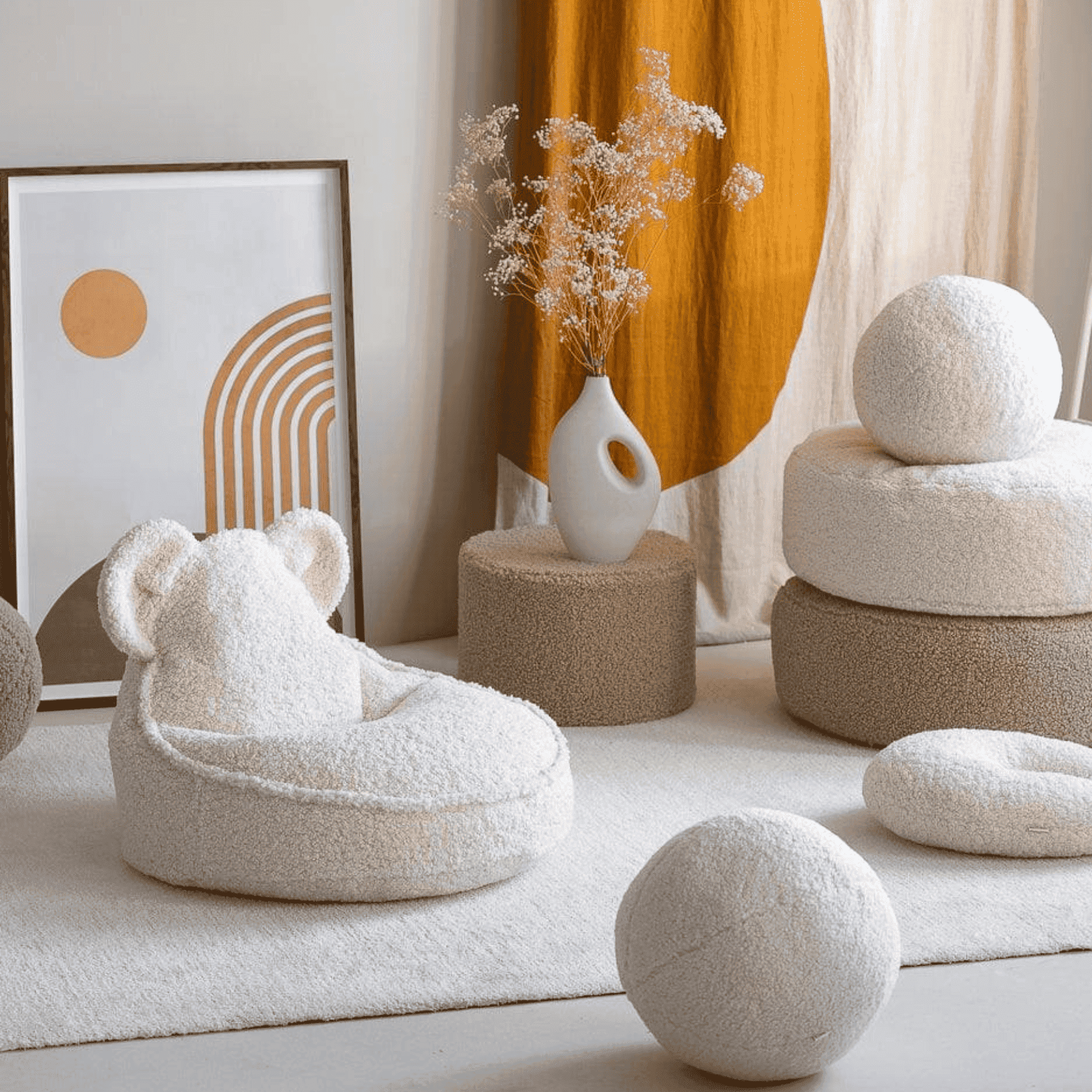 Sitzpouf rund aus Teddy: wigiwama Ottoman
