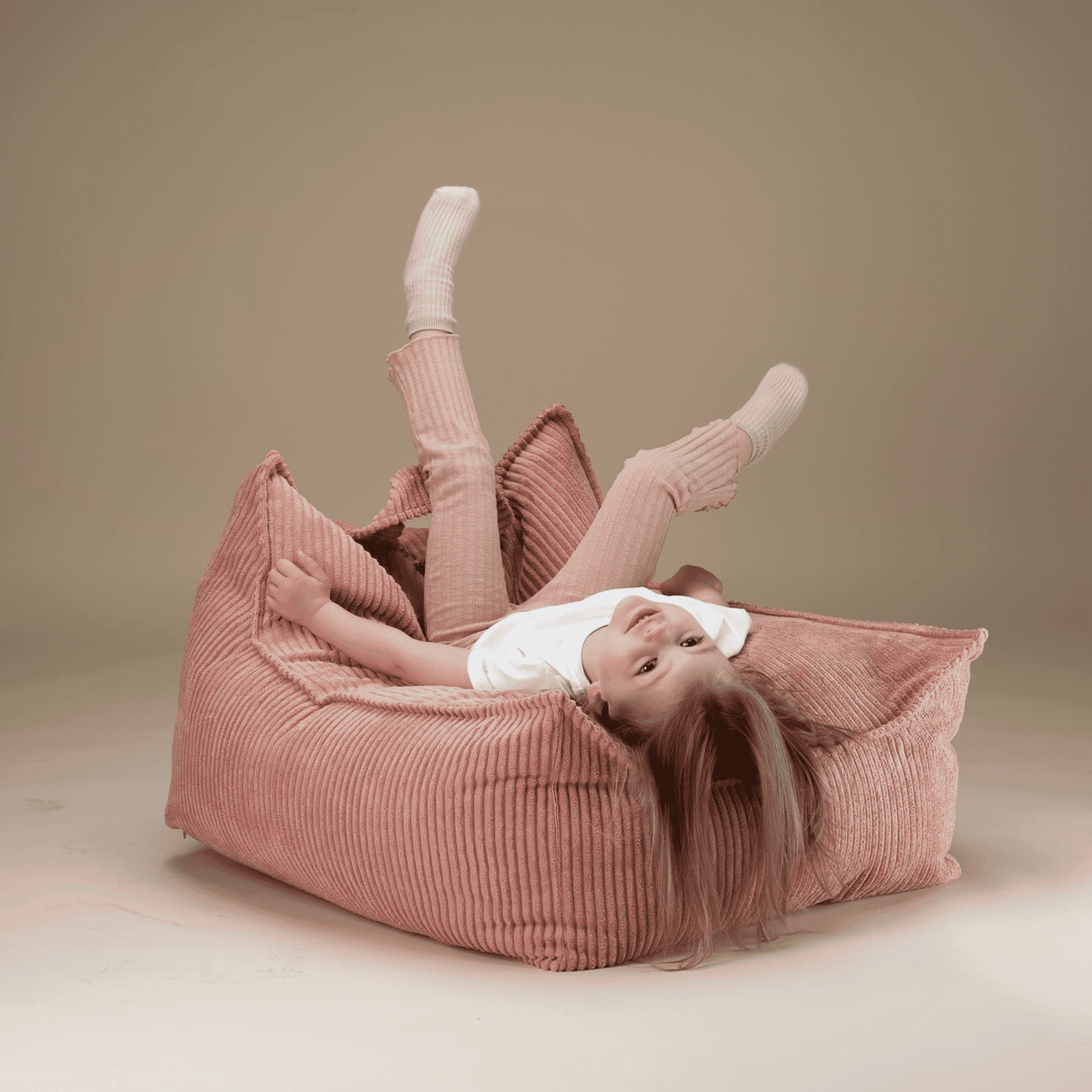 Kinder-Sitzsack Sessel aus Cord I wigiwama - LeoBabys