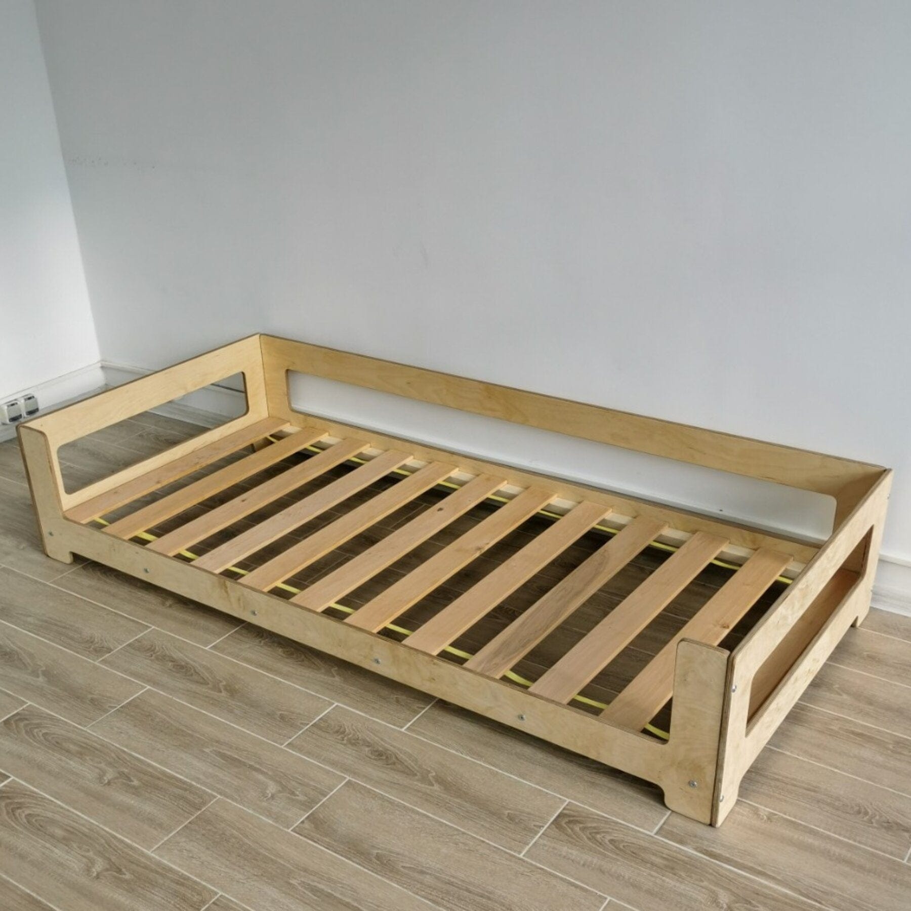 Kinderbett Bodenbett mit Geländer