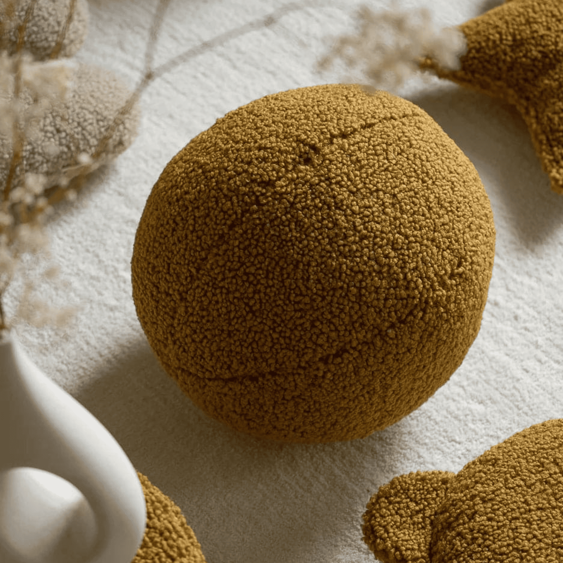 Kissen Ball aus Teddy Polster I wigiwama - LeoBabys