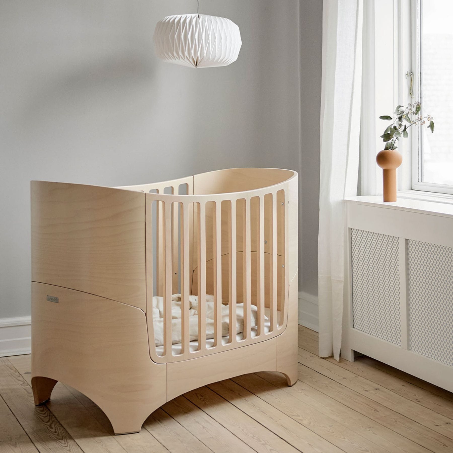 Leander Classic Babybett 0-3 Jahre - Mitwachsend aus Massivholz | Dänisches Design