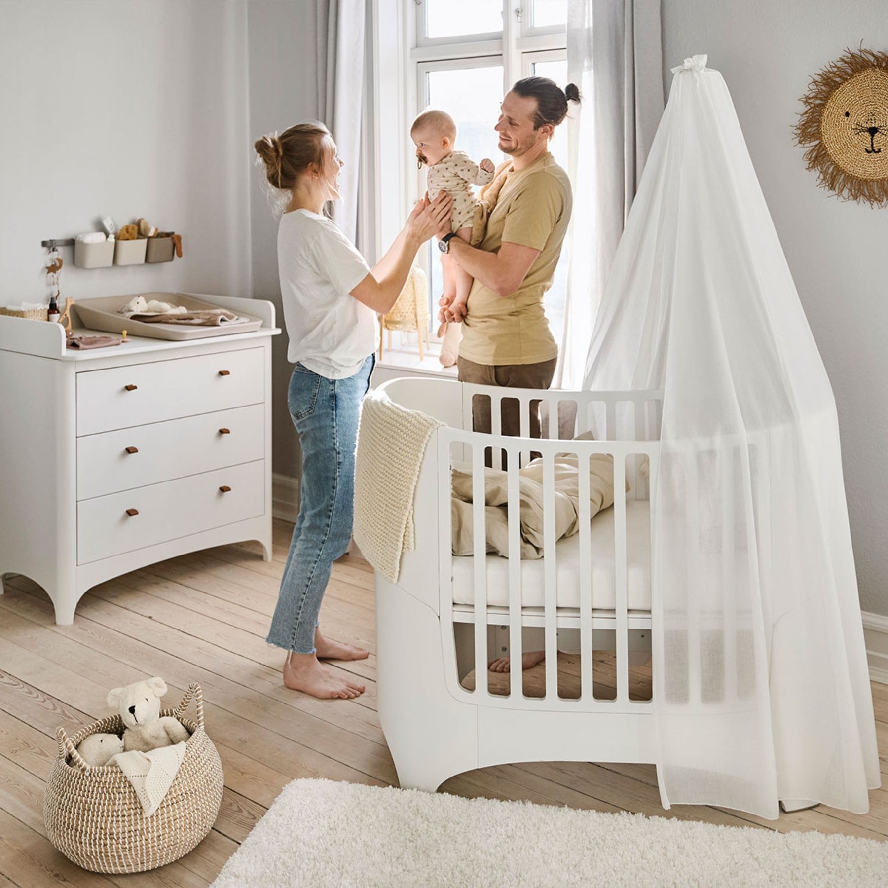 Leander Classic Babybett 0-3 Jahre - Mitwachsend aus Massivholz | Dänisches Design