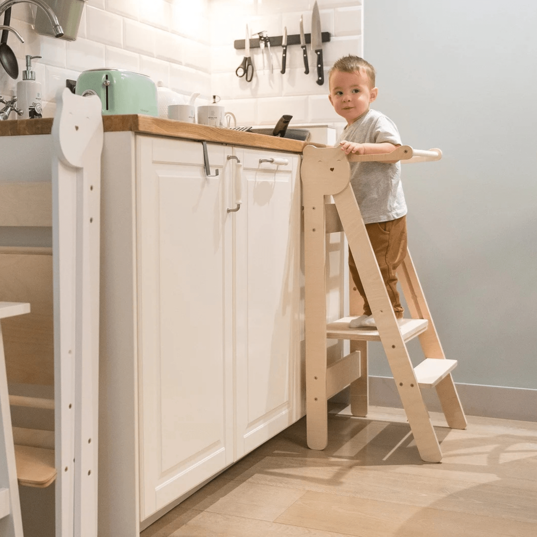 Lernturm Klappbar Platzparend Einfarbig - LeoBabys