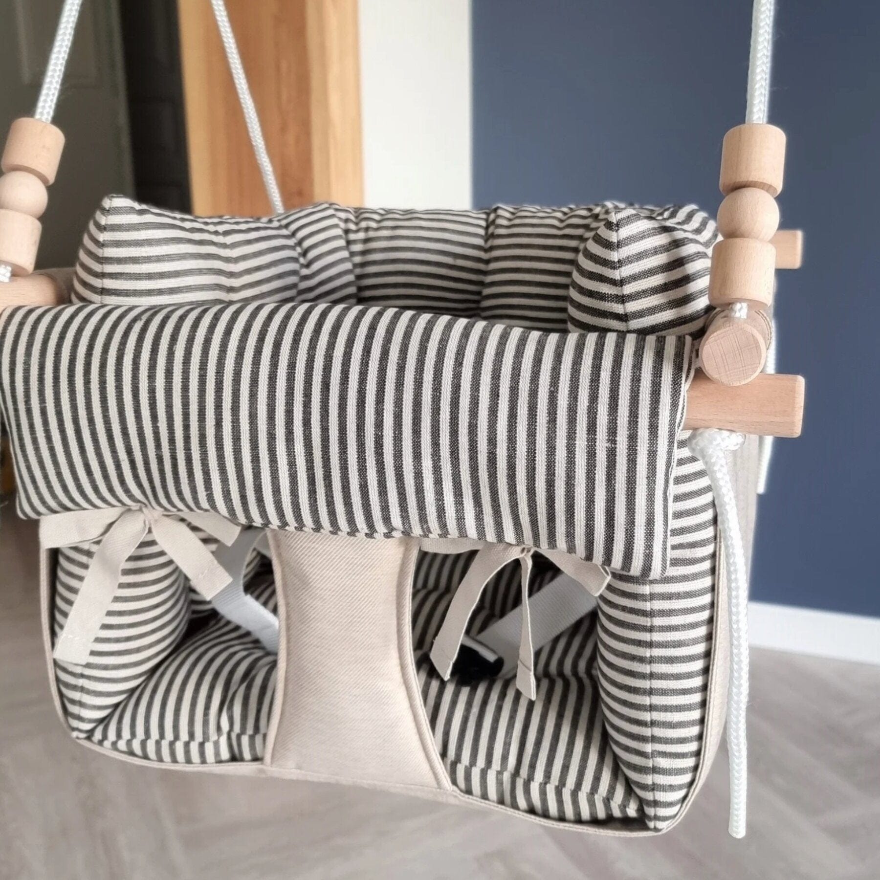 Premium Babyschaukel Luxus Stoff Beige-Schwarz Gestreift - LeoBabys