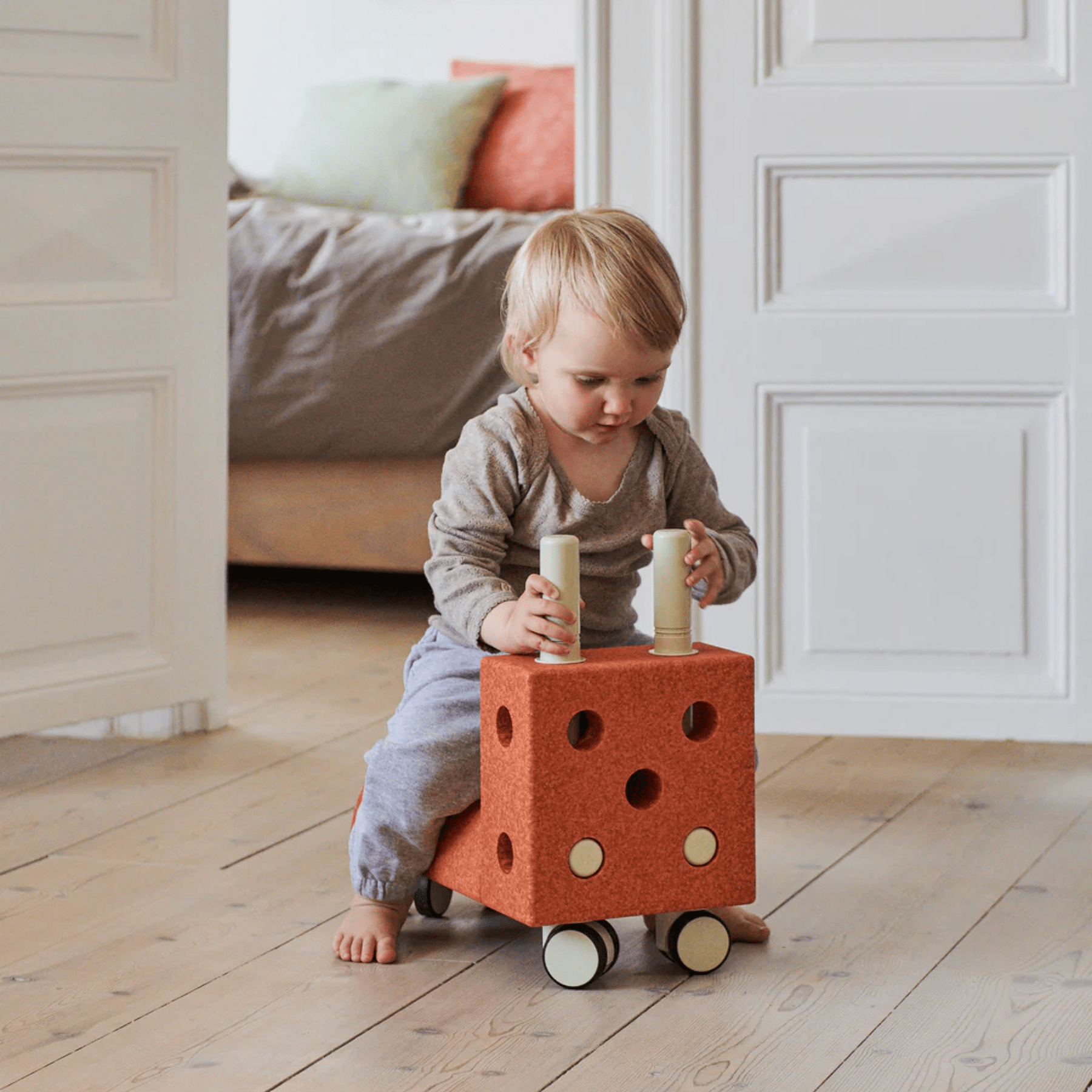 MODU Tiny Ride - kleiner Rutscher - LeoBabys