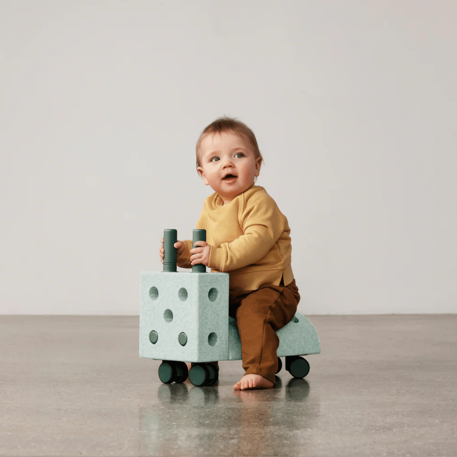 MODU Tiny Ride - kleiner Rutscher - LeoBabys