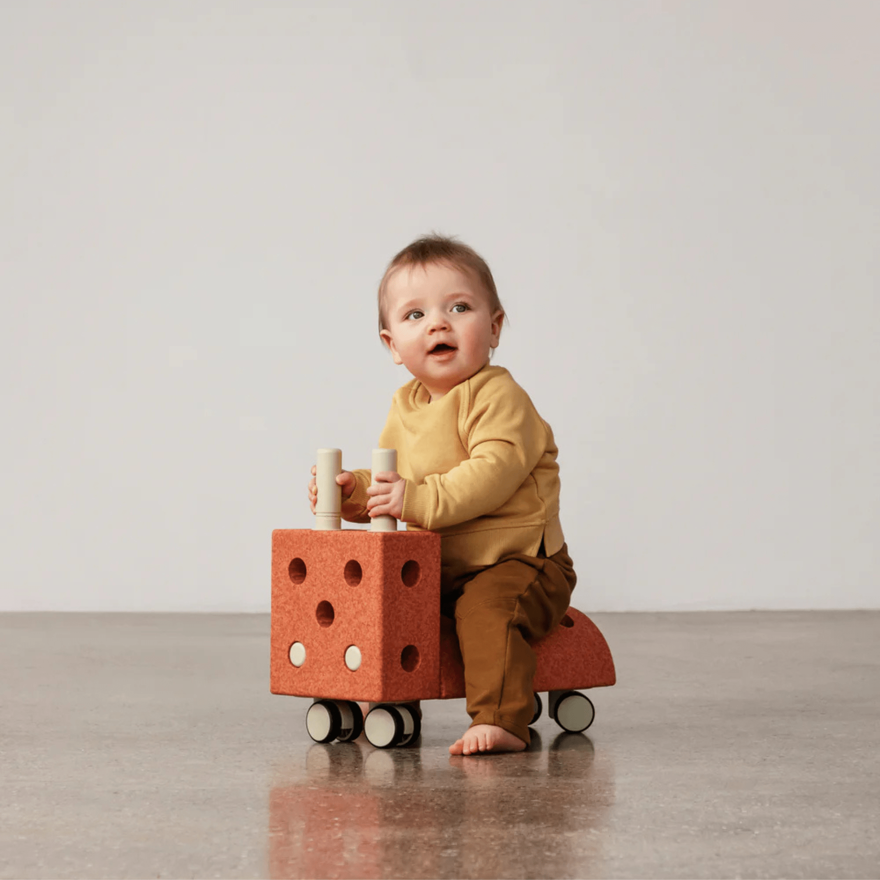 MODU Tiny Ride - kleiner Rutscher - LeoBabys
