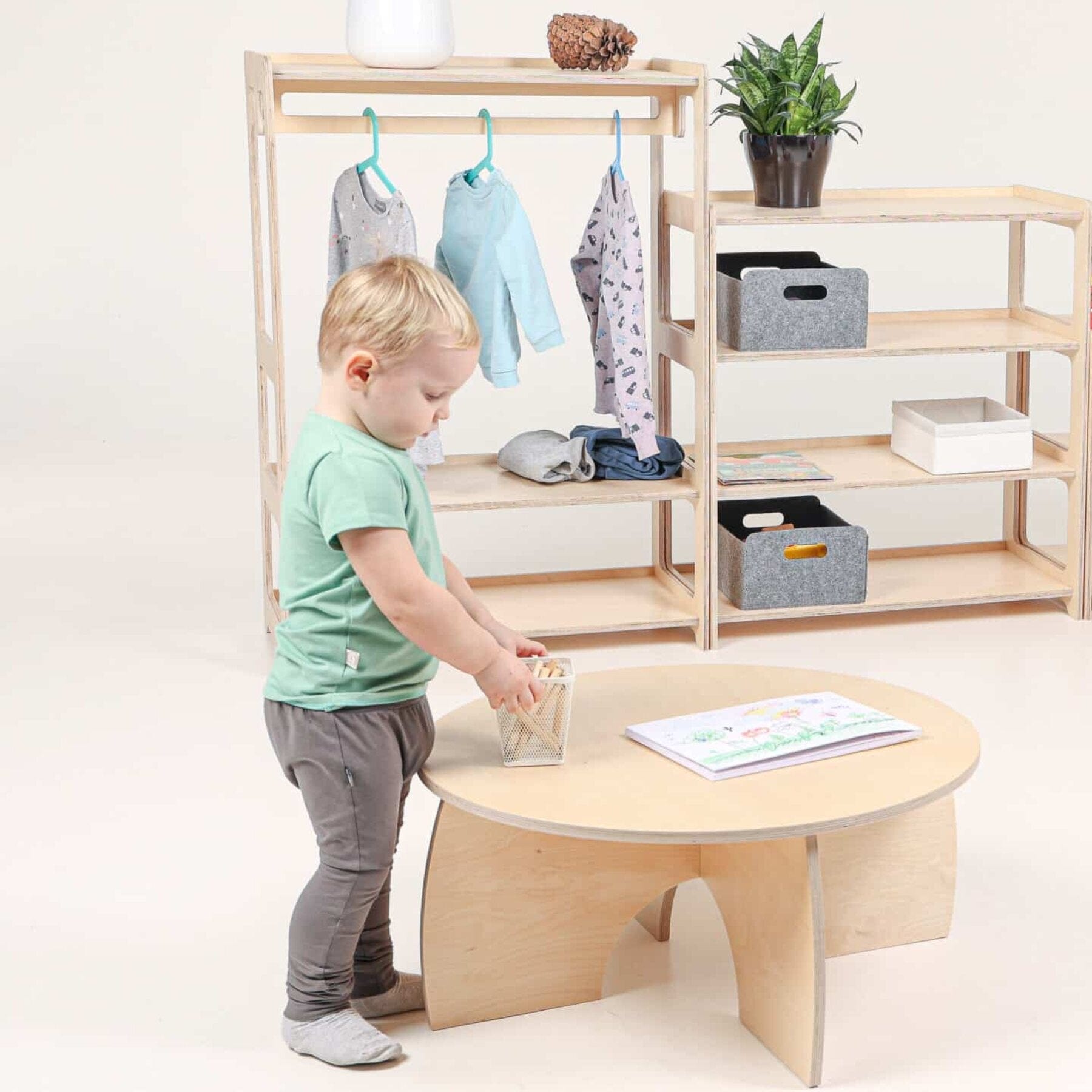 Montessori Garderobe und drei Etagen - LeoBabys