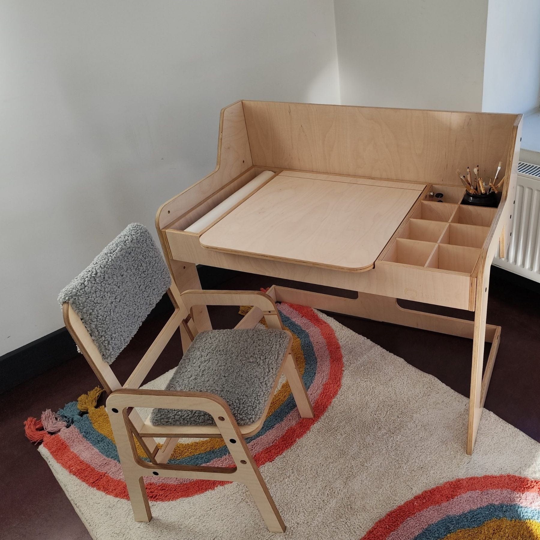 Verstellbarer Montessori Kindertisch und Stuhl Set luula - LeoBabys