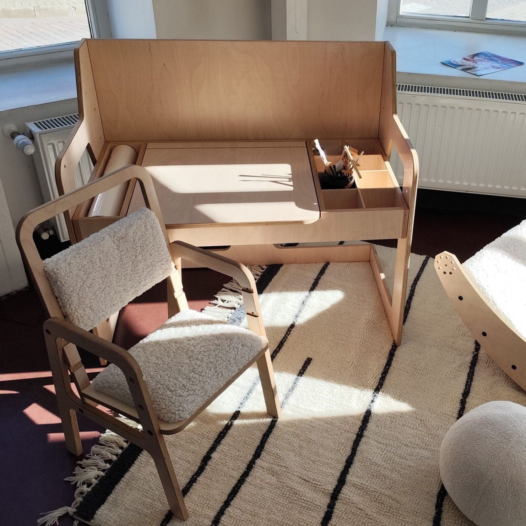 Verstellbarer Montessori Kindertisch und Stuhl Set luula - LeoBabys