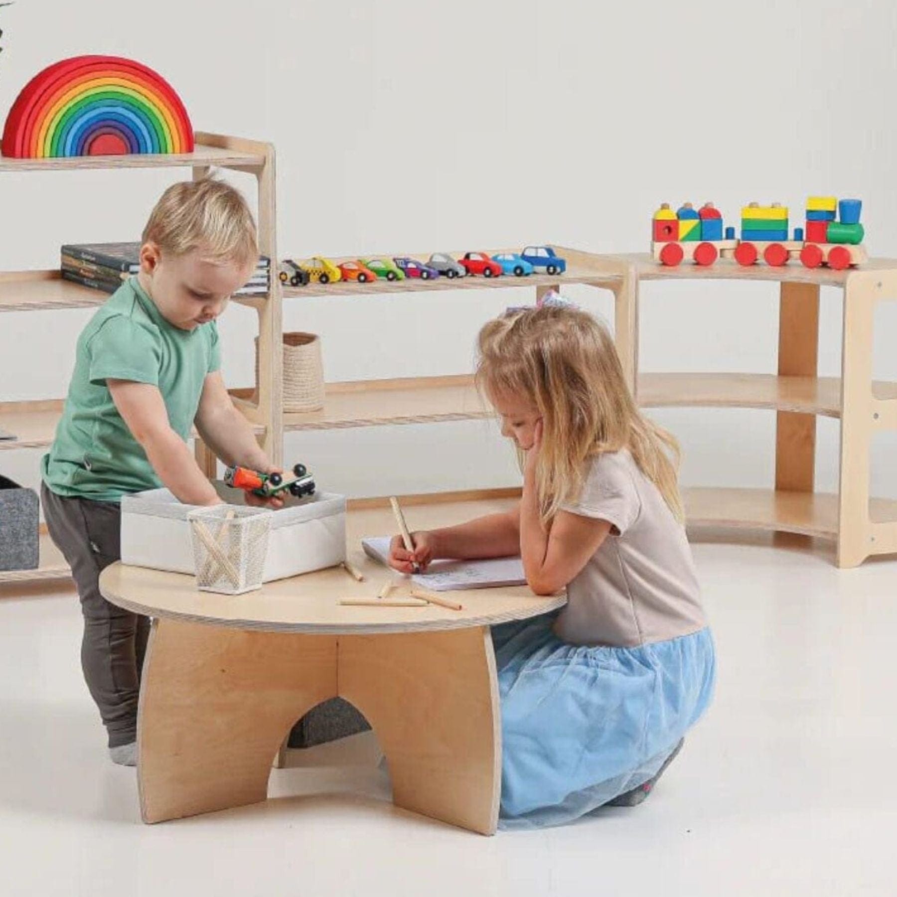 Montessori Tisch für Kleinkinder und Kinder - LeoBabys