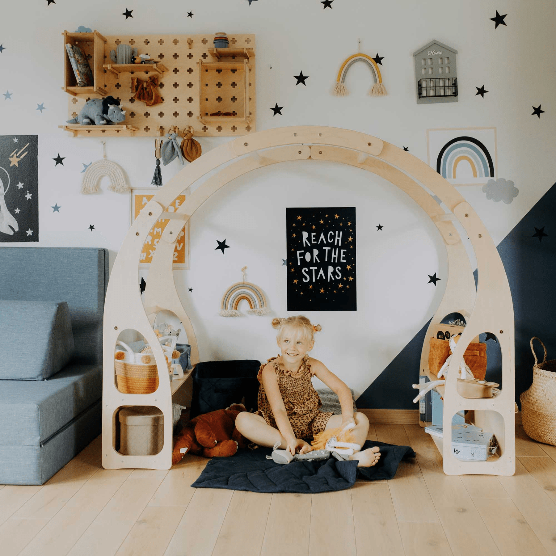 Montessori-Spielzeugregal für Kleinkinder, Montessori inspiriertes Regal für Kinderzimmer aus Holz, Multifunktional - LeoBabys