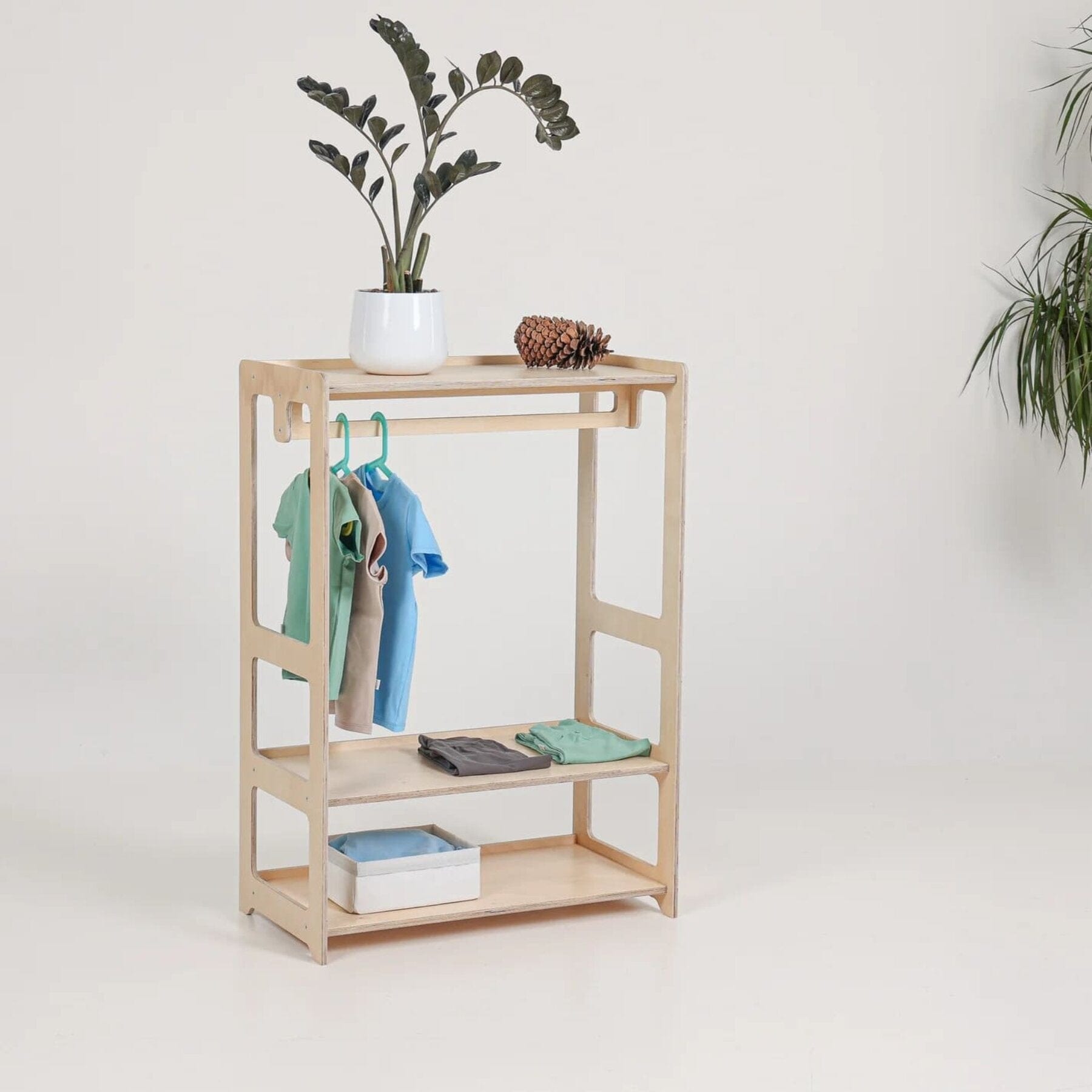 Montessori Garderobe und drei Etagen - LeoBabys