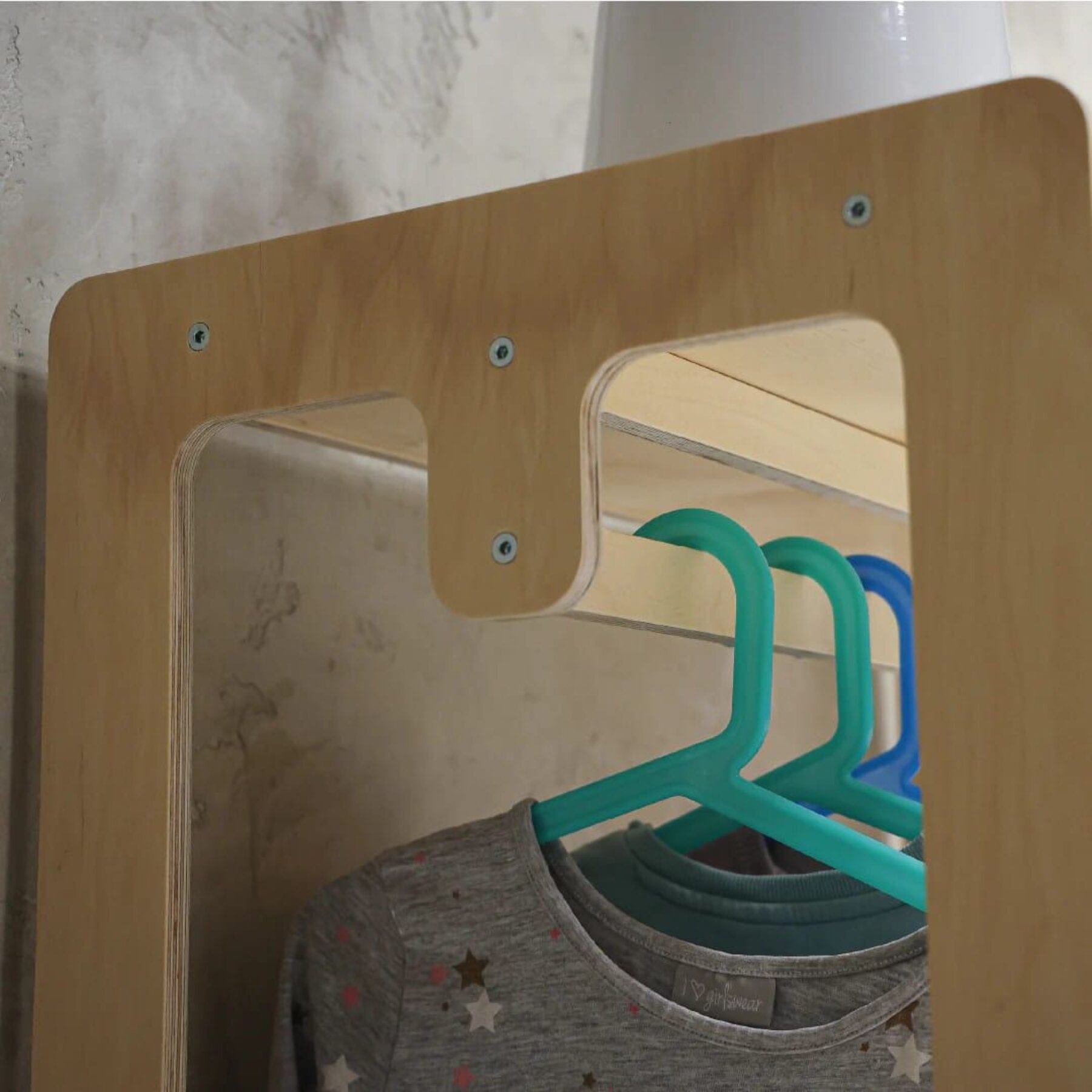 Montessori Garderobe und drei Etagen - LeoBabys
